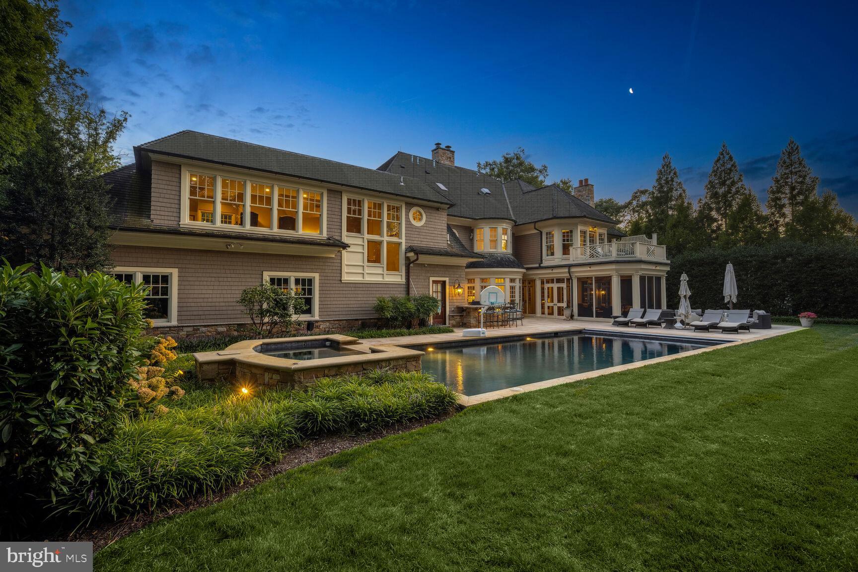 BURNING TREE - Residential