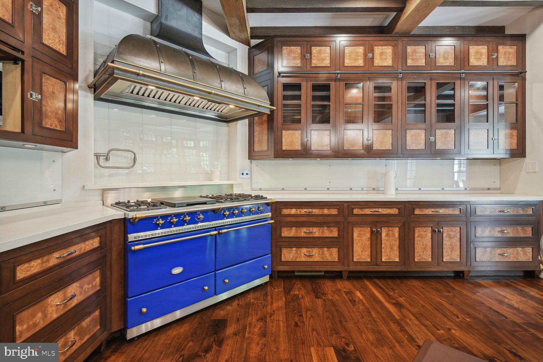 BURNING TREE - Residential