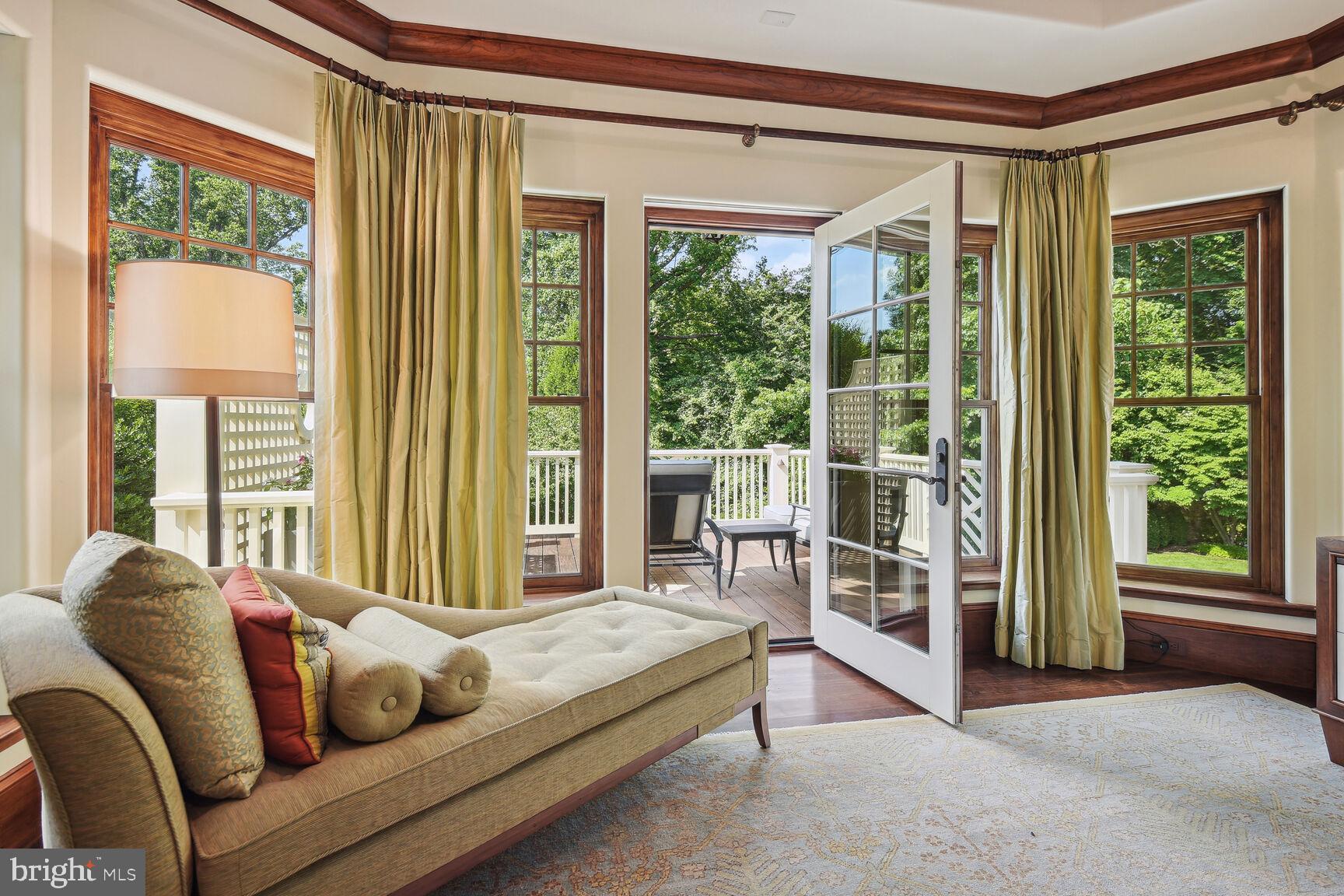 BURNING TREE - Residential