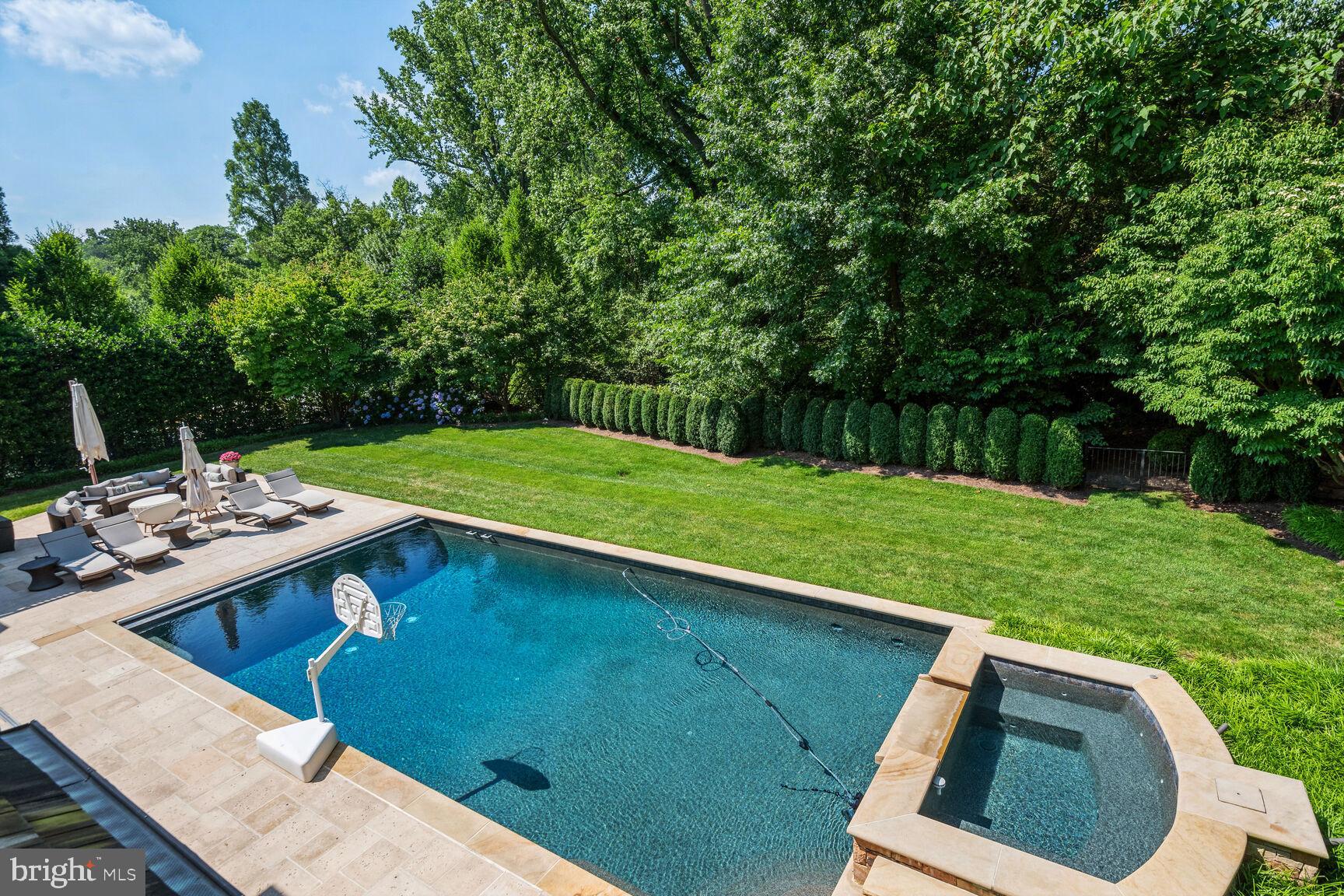 BURNING TREE - Residential