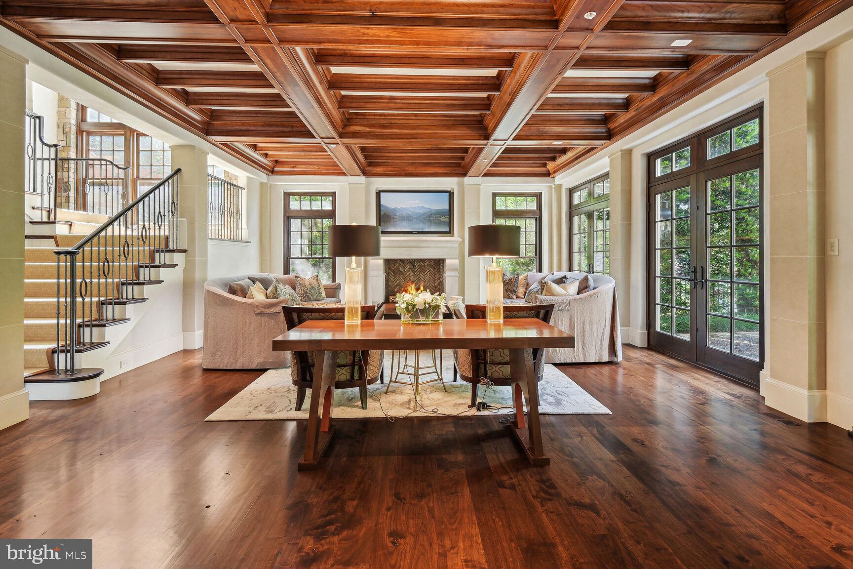 BURNING TREE - Residential