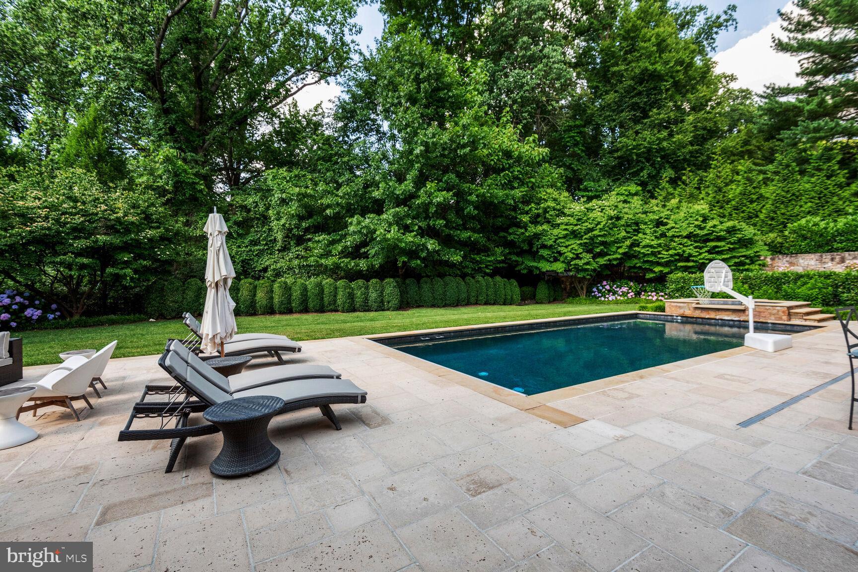 BURNING TREE - Residential