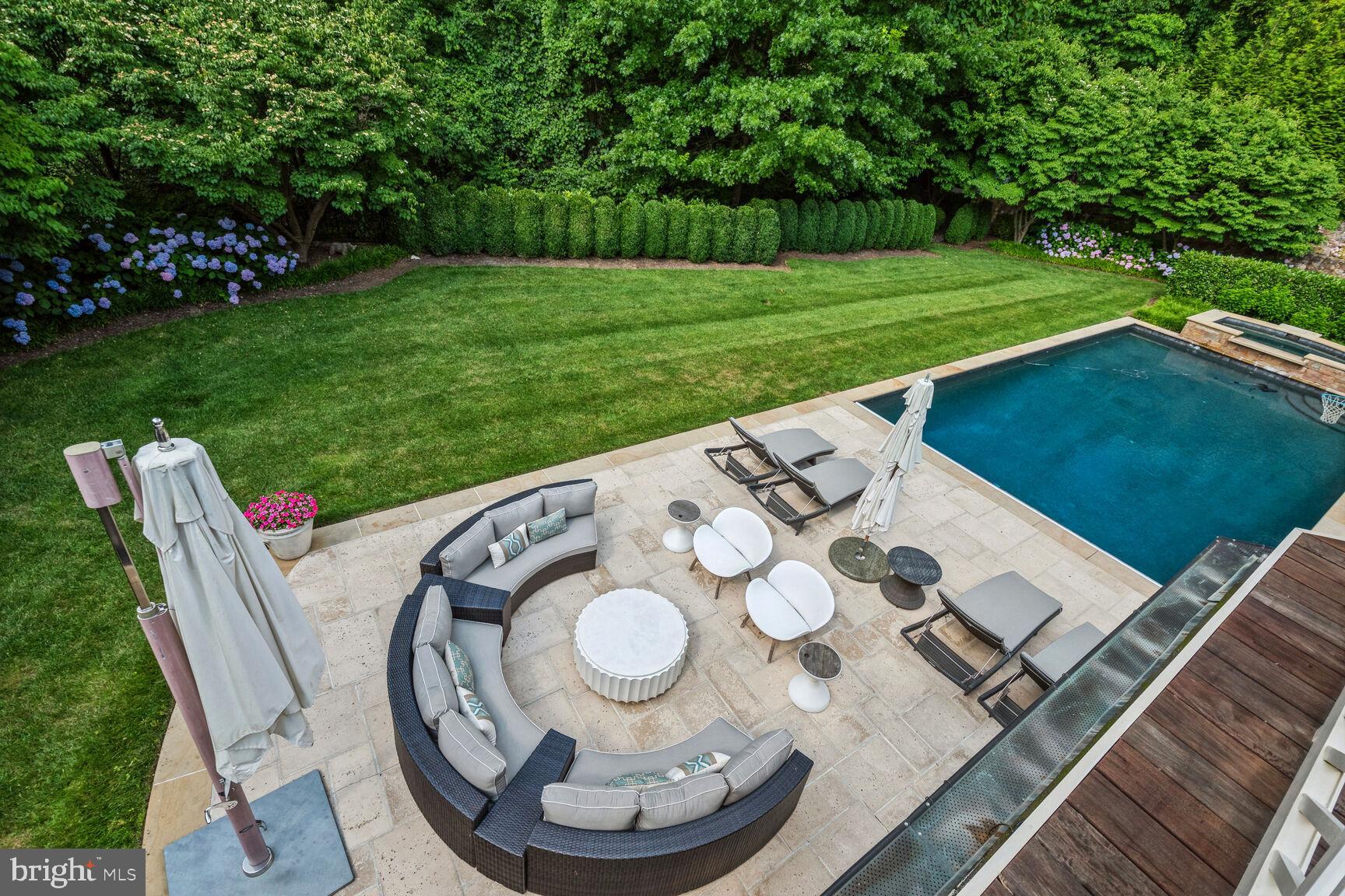 BURNING TREE - Residential