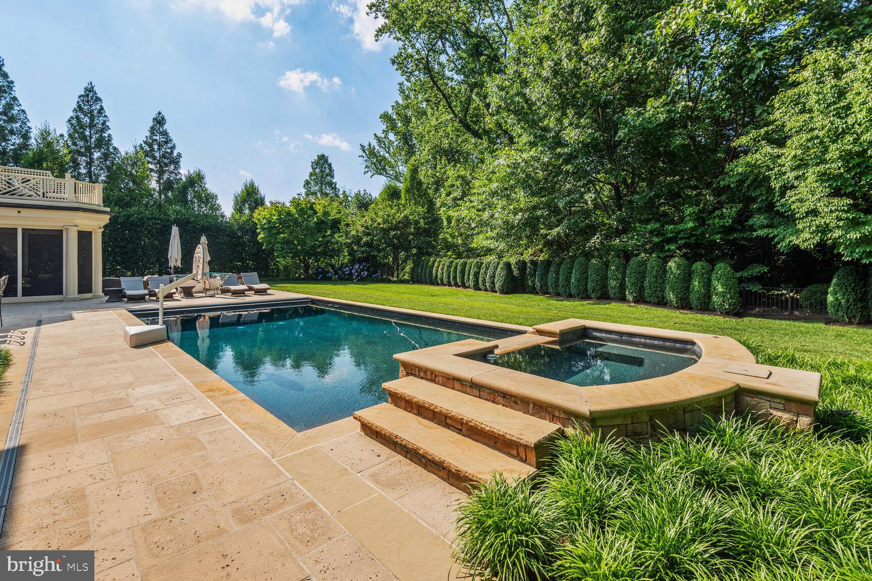 BURNING TREE - Residential