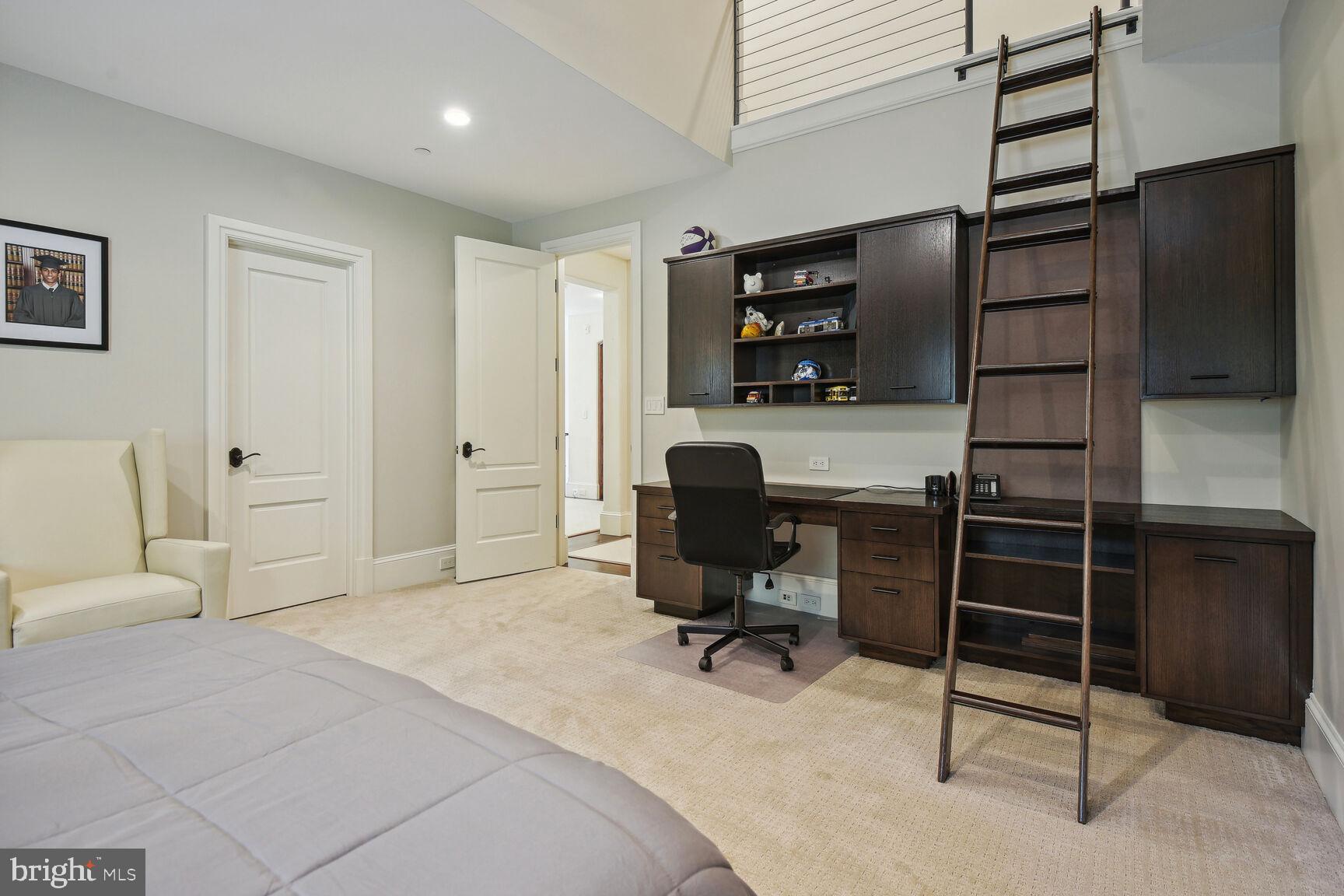 BURNING TREE - Residential