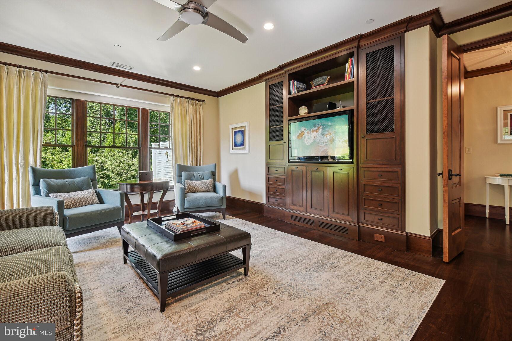 BURNING TREE - Residential