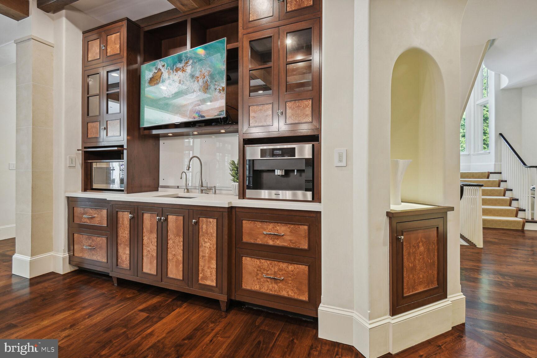 BURNING TREE - Residential