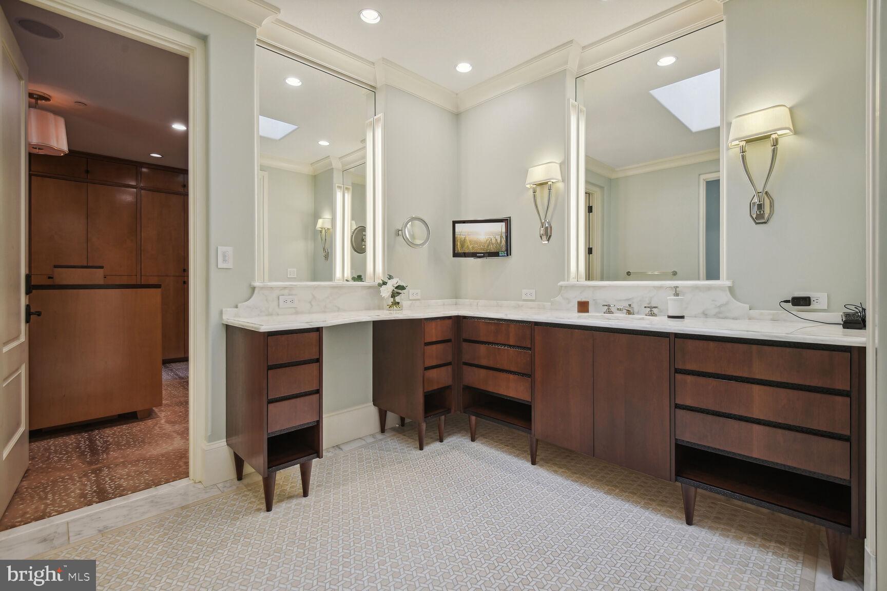 BURNING TREE - Residential