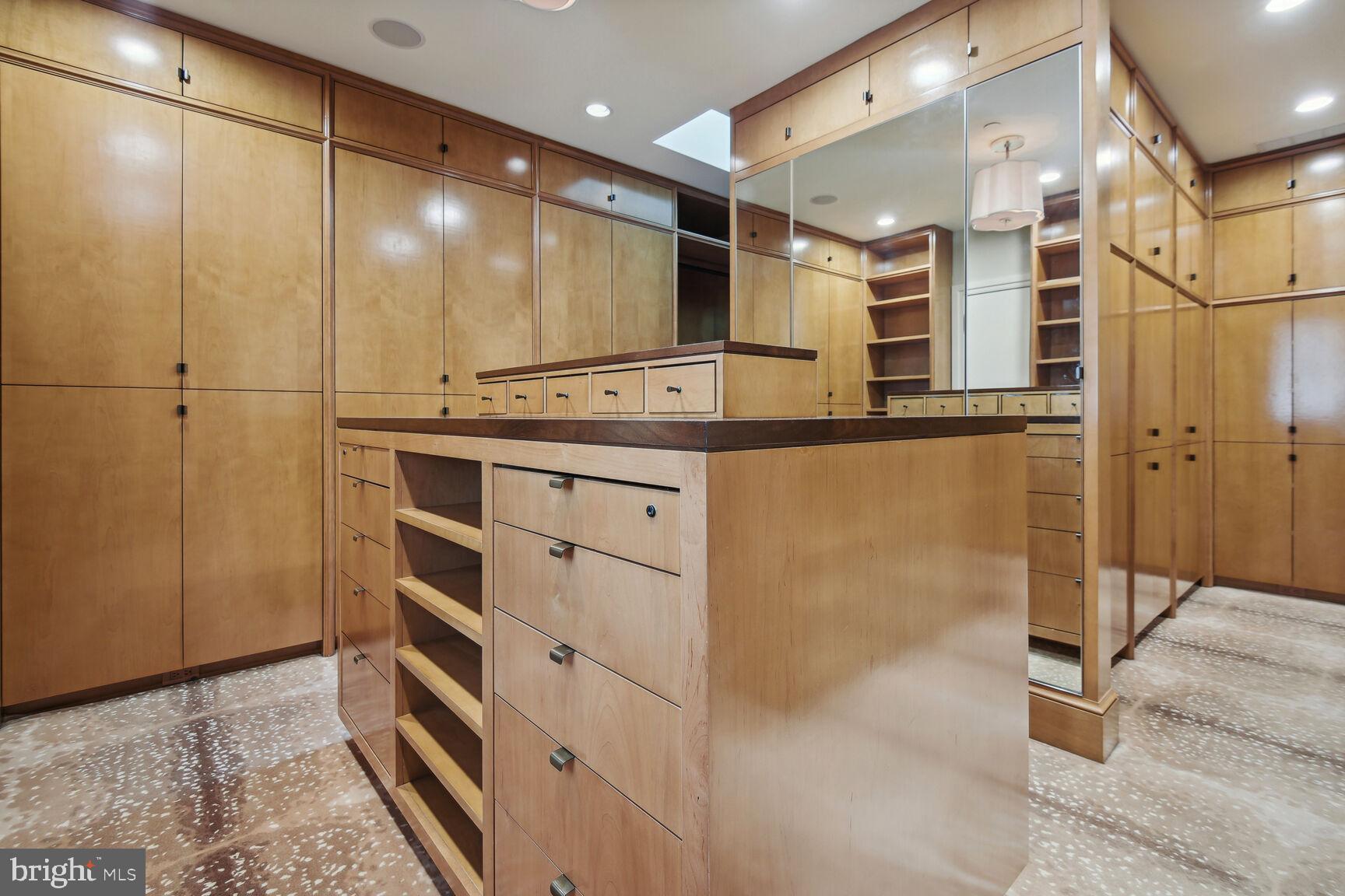 BURNING TREE - Residential