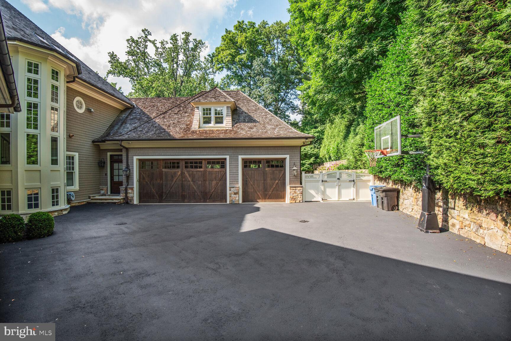 BURNING TREE - Residential