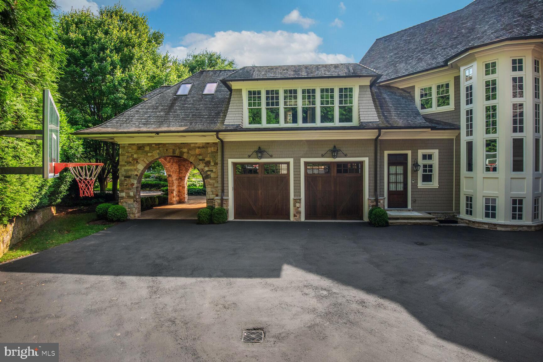 BURNING TREE - Residential