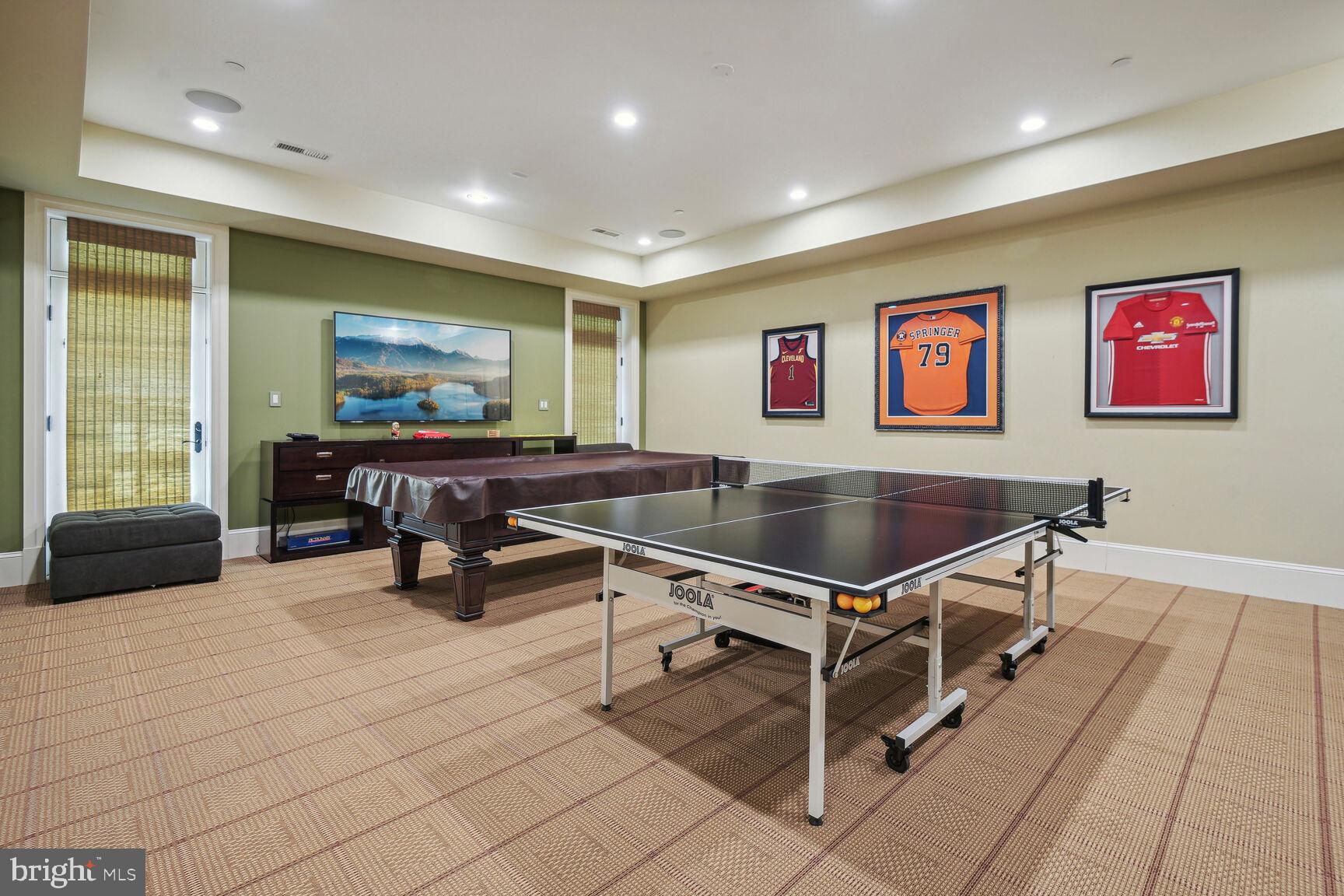 BURNING TREE - Residential