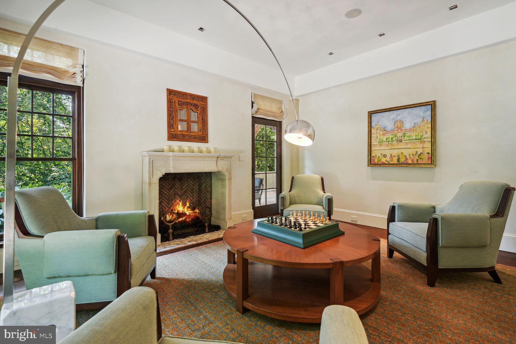 BURNING TREE - Residential