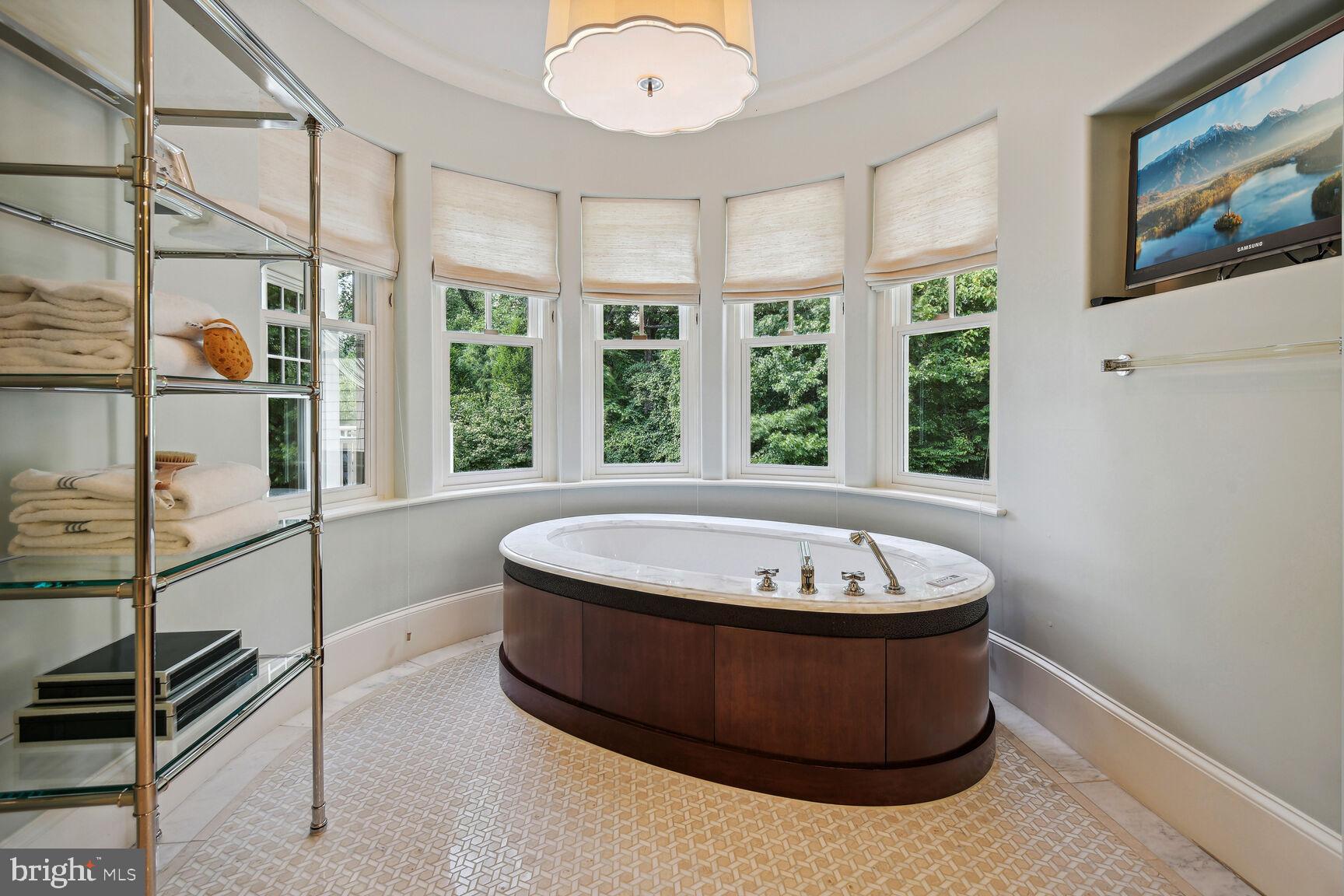 BURNING TREE - Residential