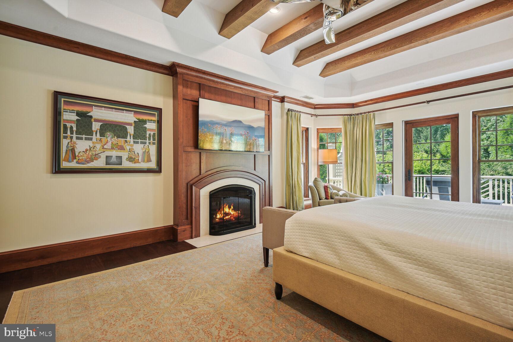 BURNING TREE - Residential