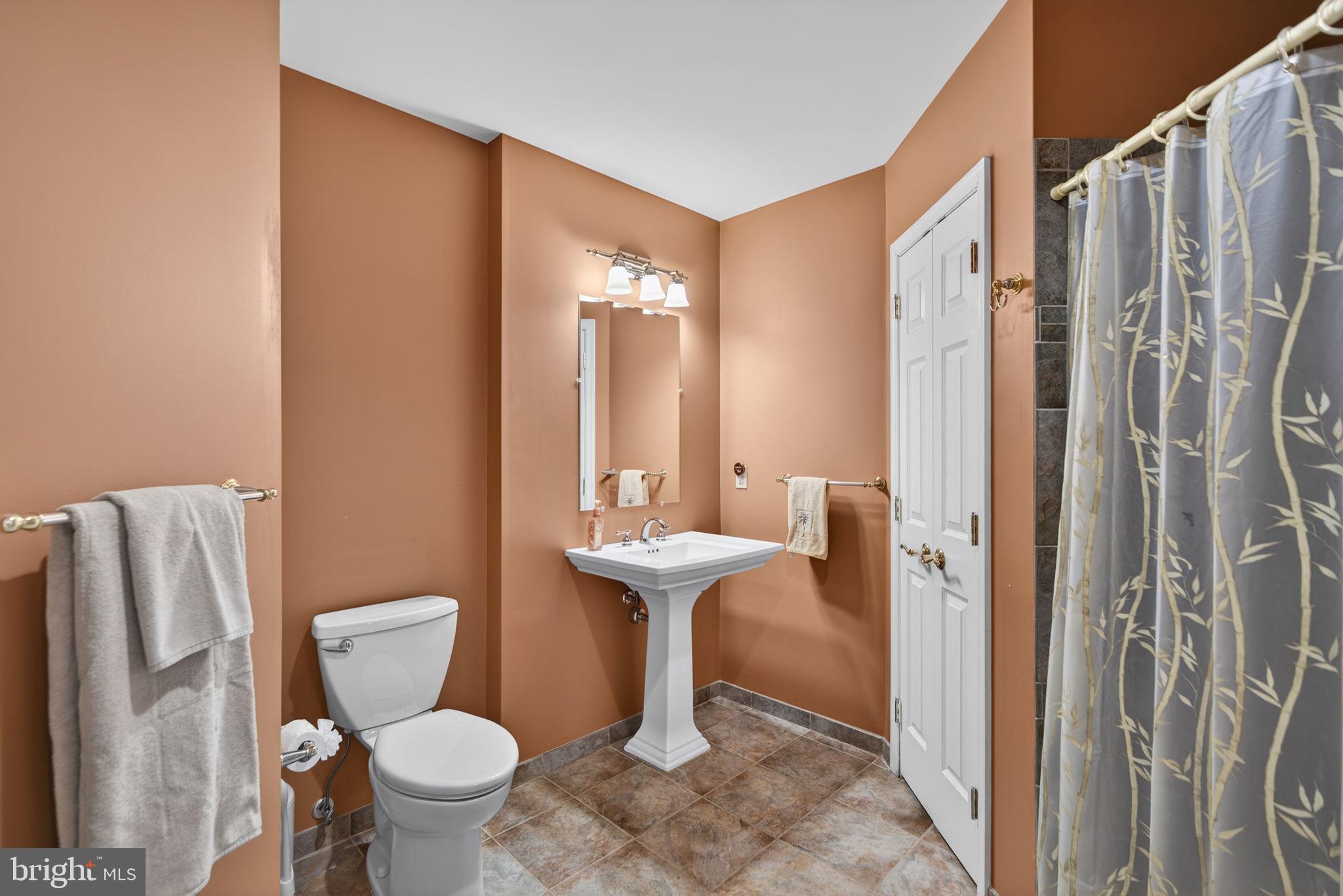 HILLS AT NORTHAMPT - Residential