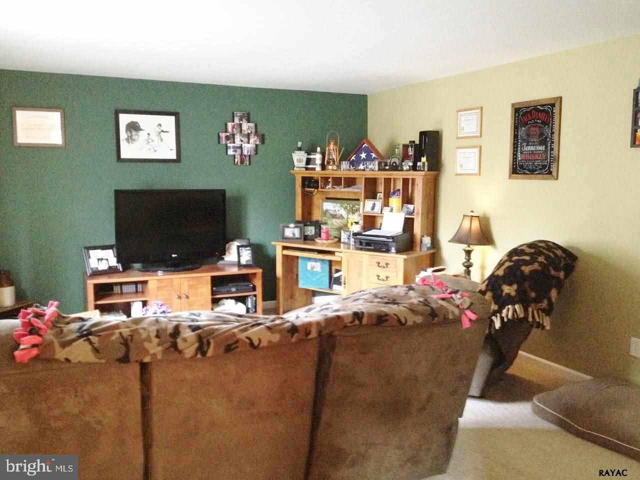 SMITH ESTATES - Residential