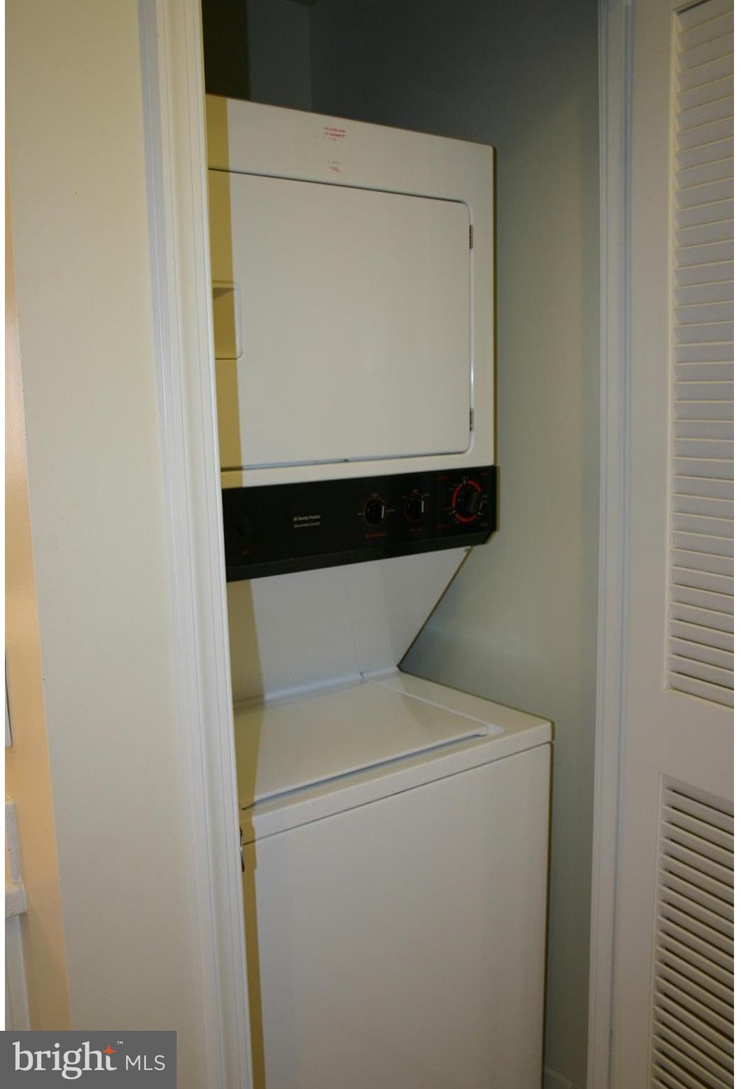 VIRGINIA SQUARE - Residential Lease