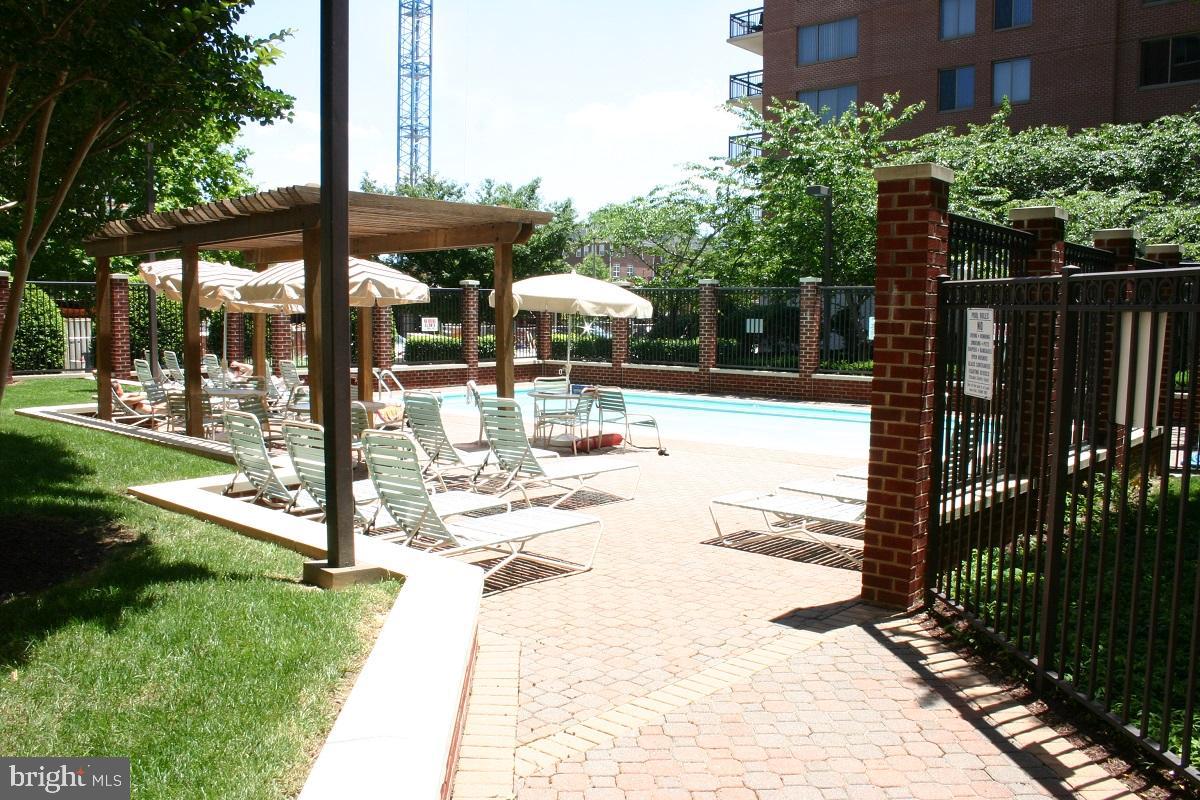 VIRGINIA SQUARE - Residential Lease