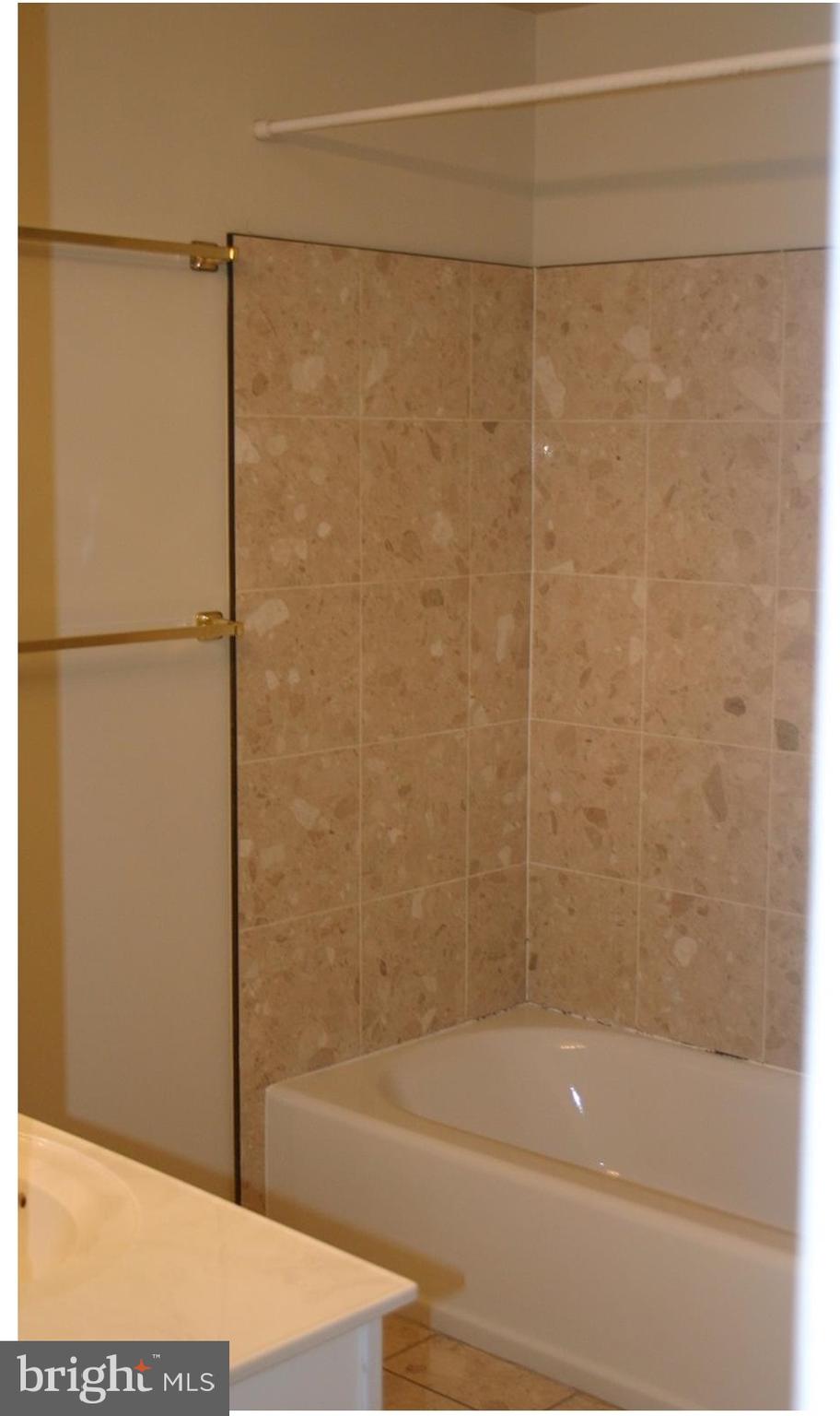 VIRGINIA SQUARE - Residential Lease