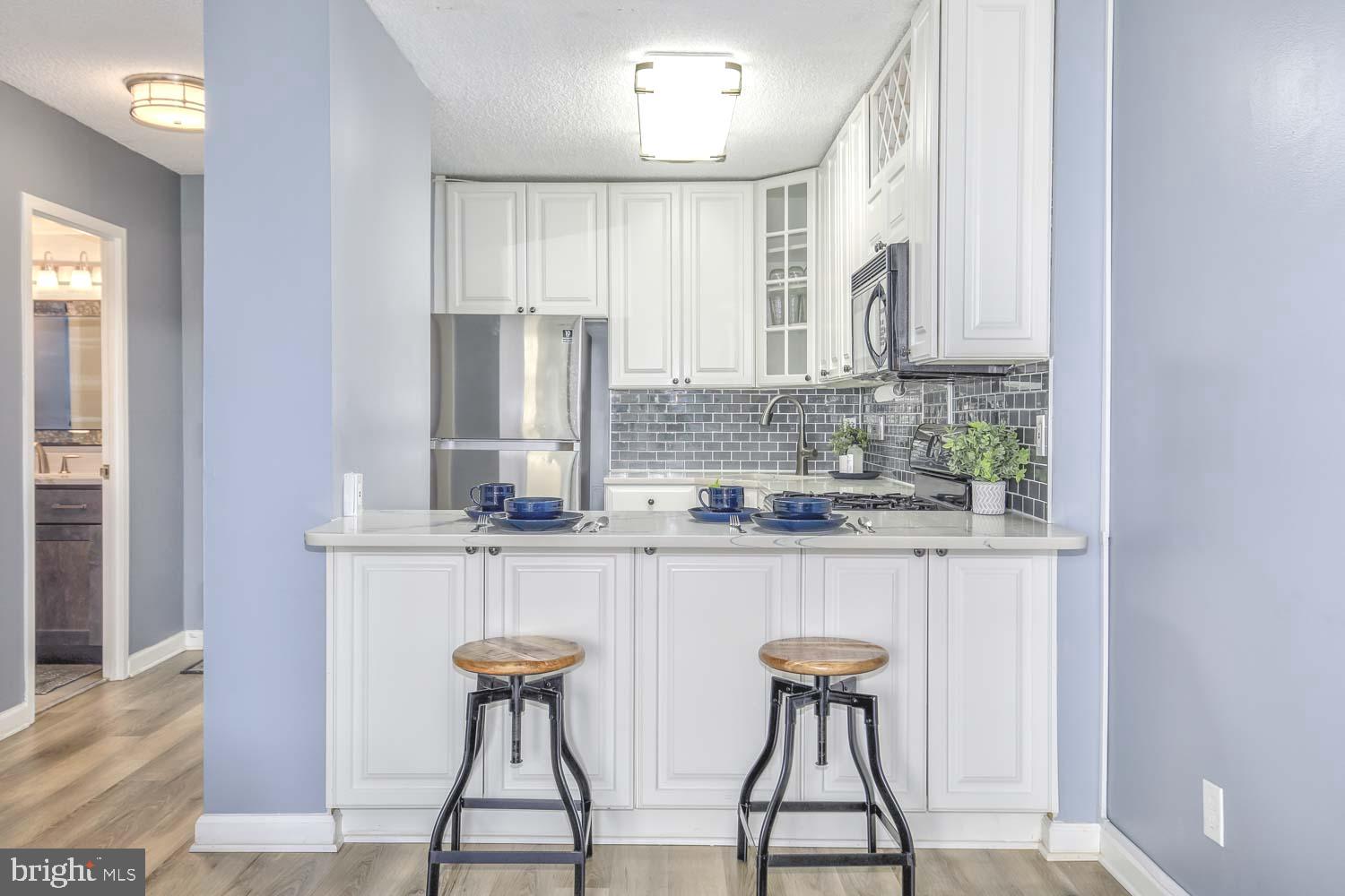 PROMENADE TOWERS - Residential