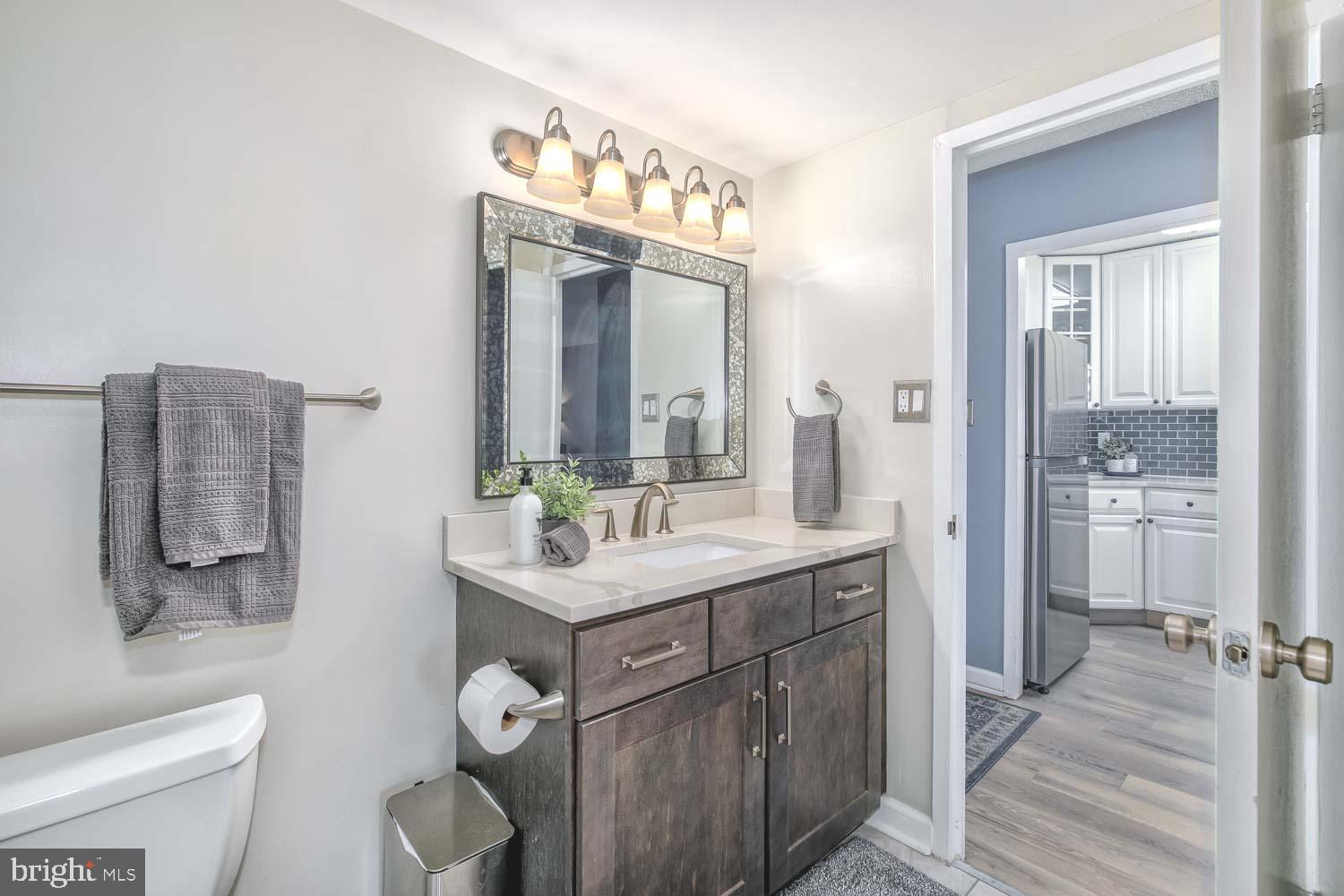 PROMENADE TOWERS - Residential