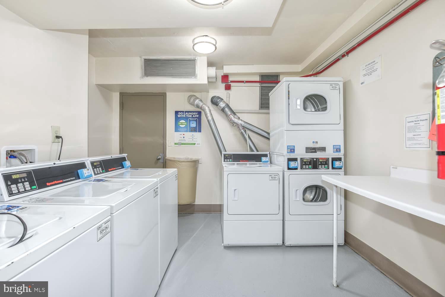 PROMENADE TOWERS - Residential