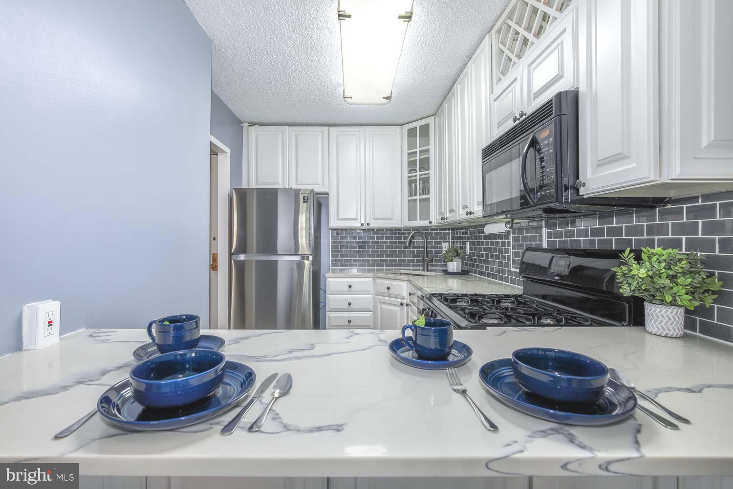 PROMENADE TOWERS - Residential