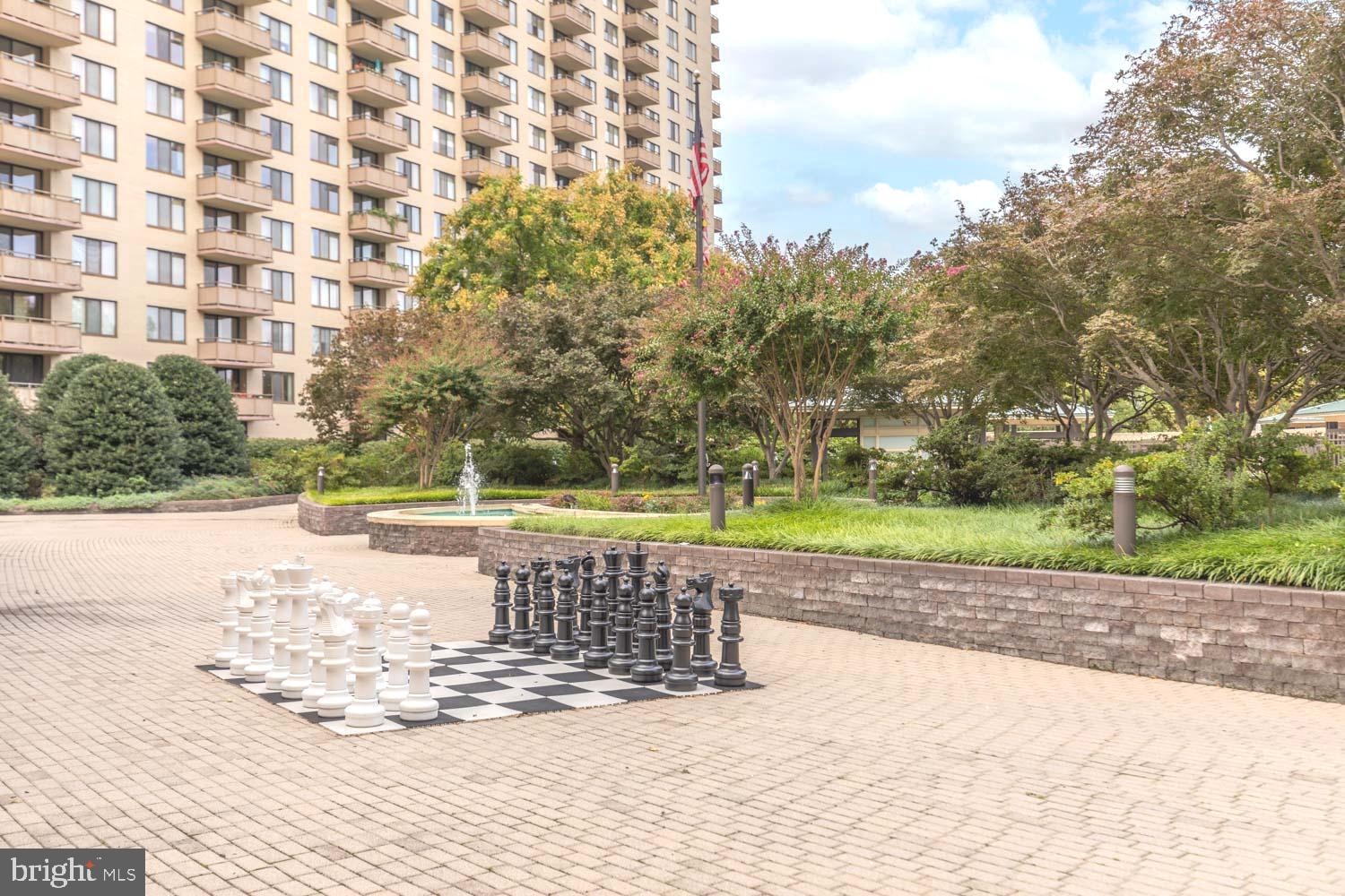 PROMENADE TOWERS - Residential