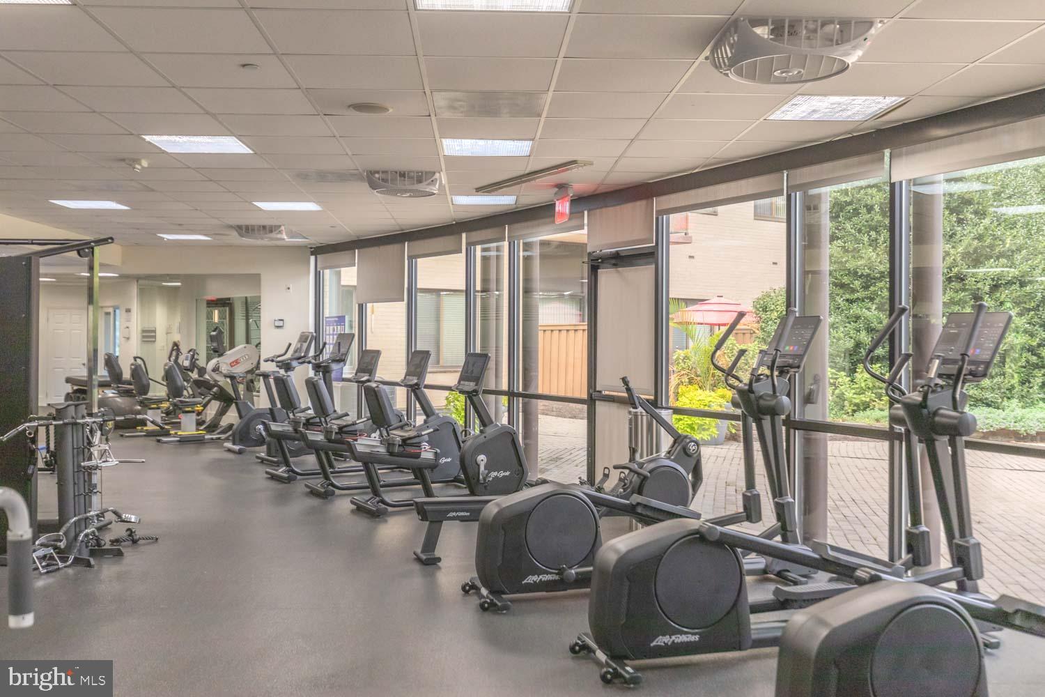 PROMENADE TOWERS - Residential