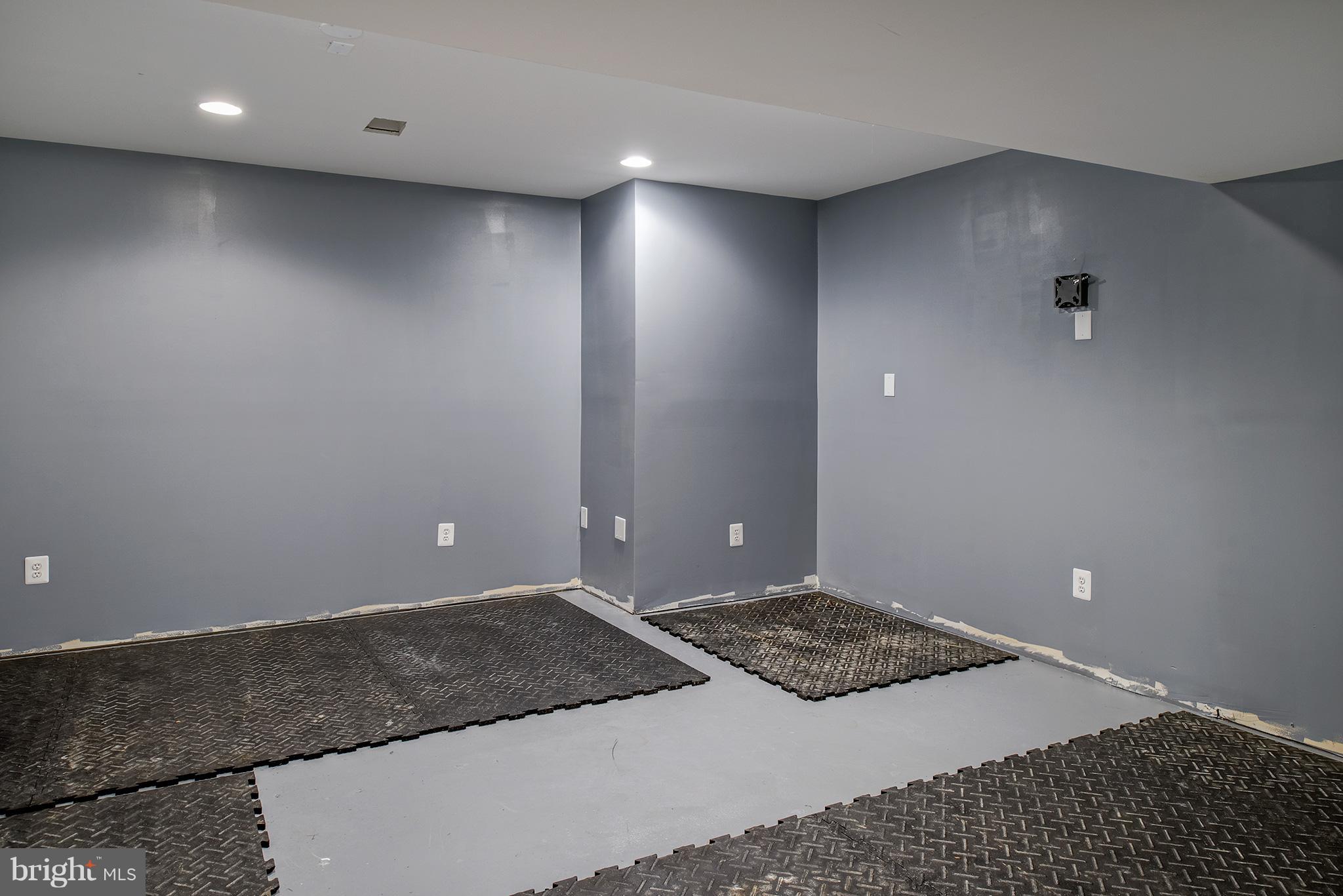 THE WOODS AT WARRENTON - Residential