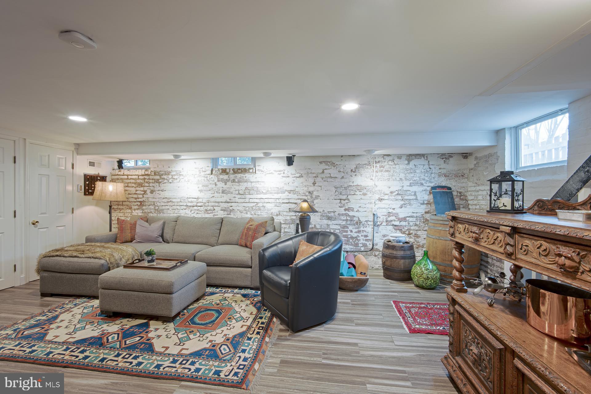 ROSEMONT - Residential