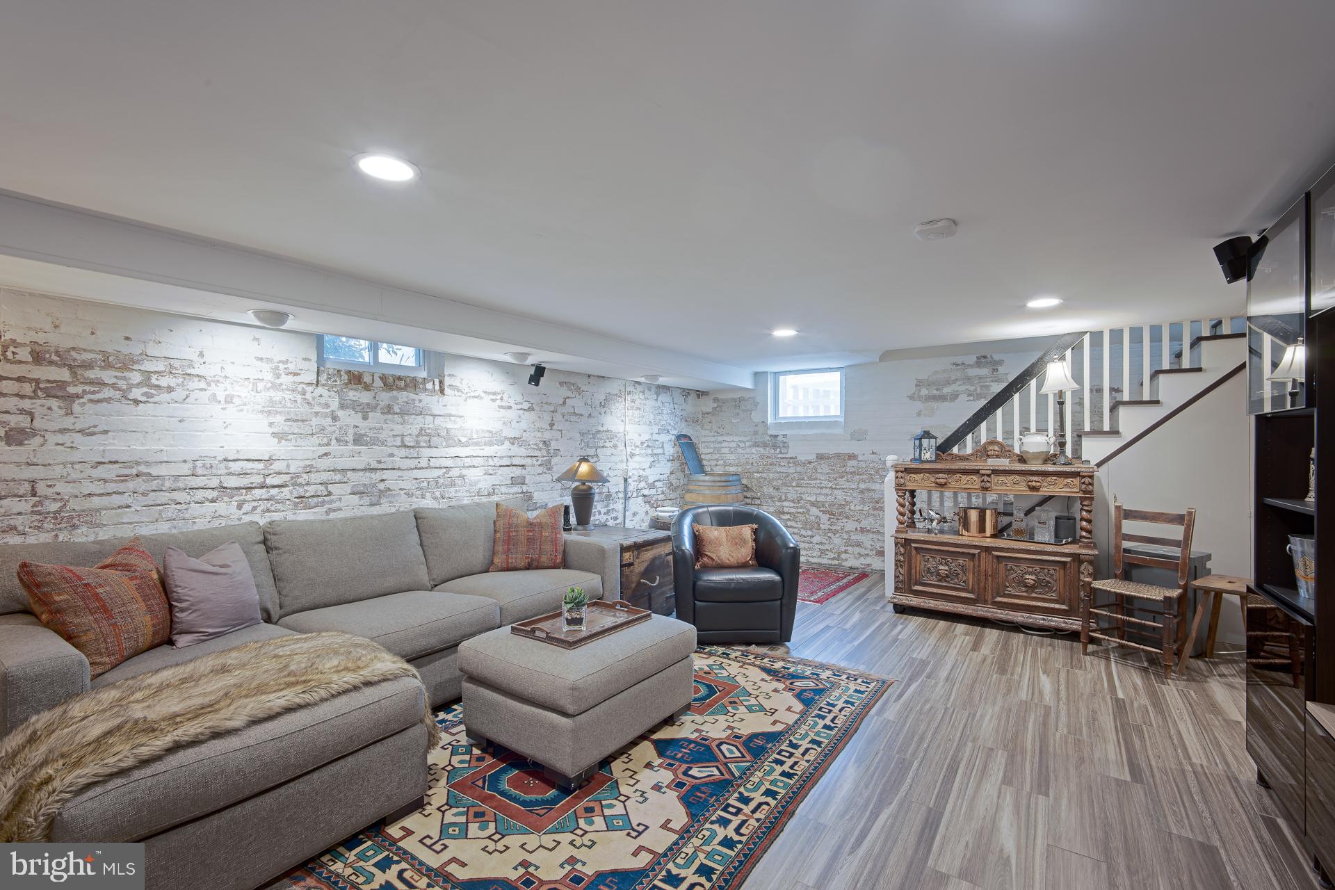 ROSEMONT - Residential