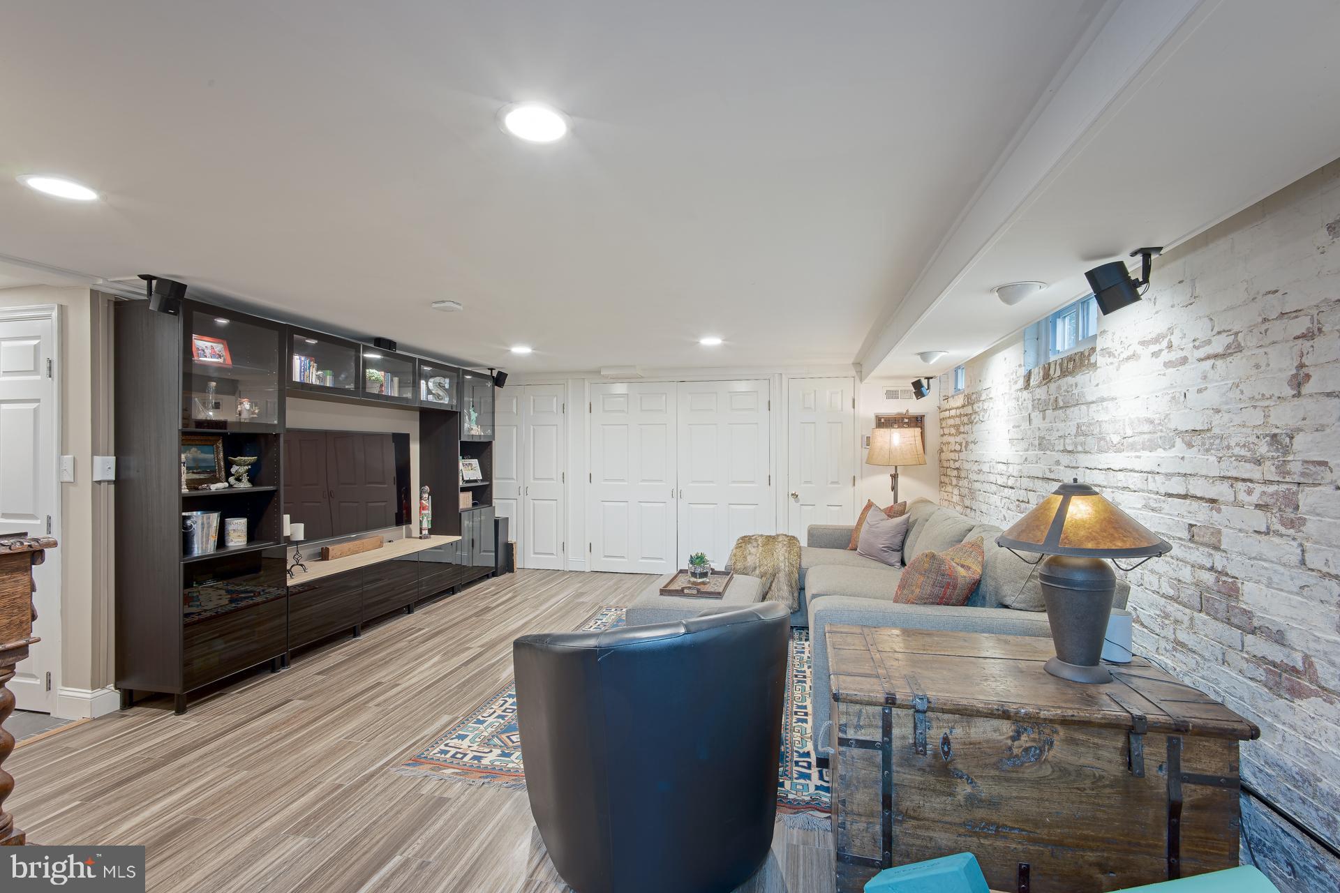 ROSEMONT - Residential