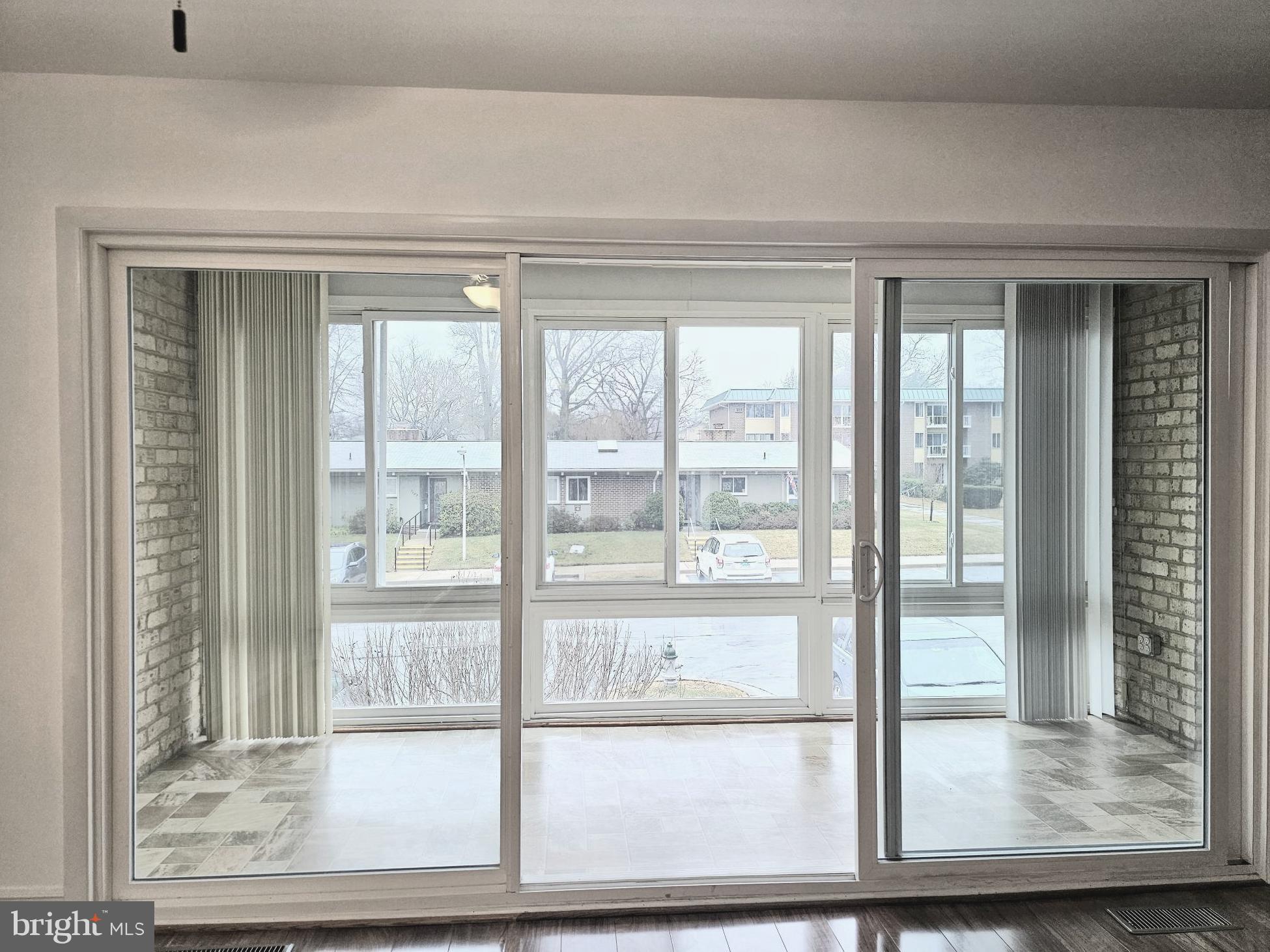 LEISURE WORLD - Residential