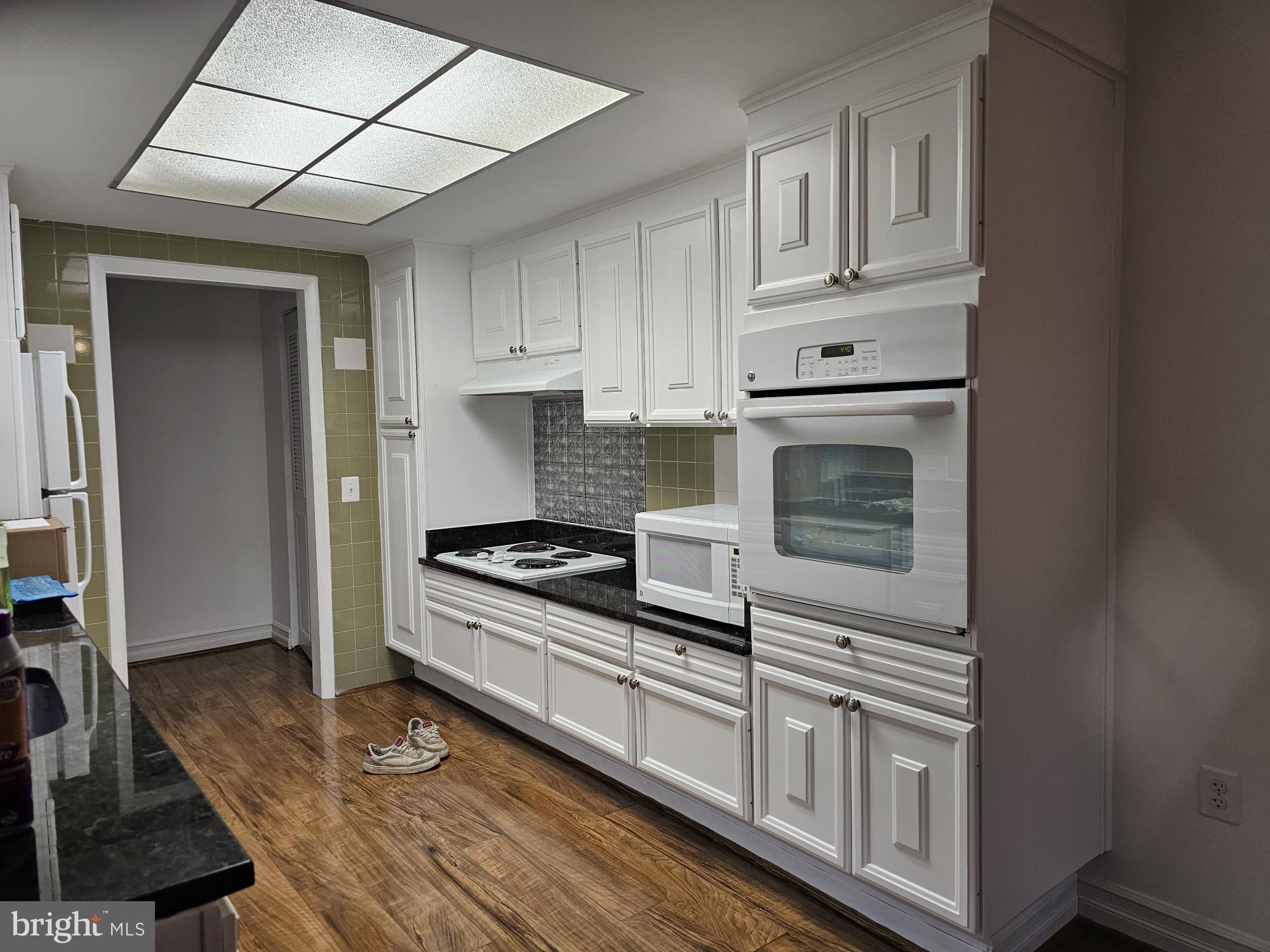 LEISURE WORLD - Residential