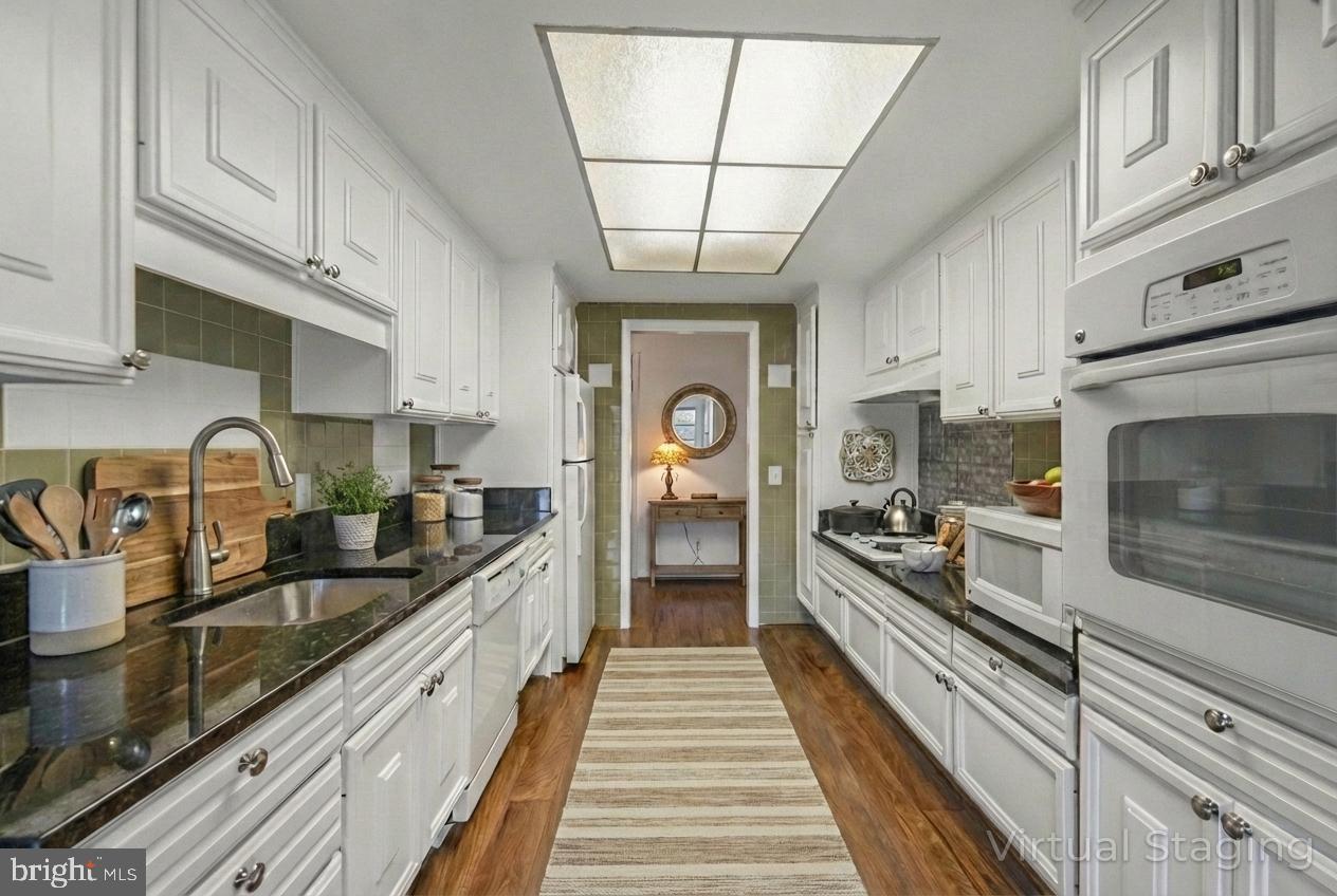 LEISURE WORLD - Residential