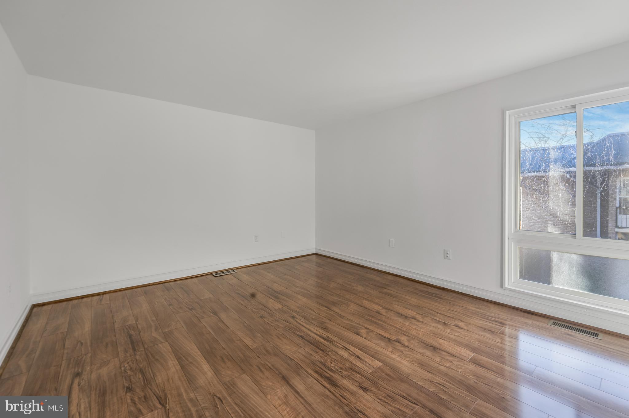 LEISURE WORLD - Residential