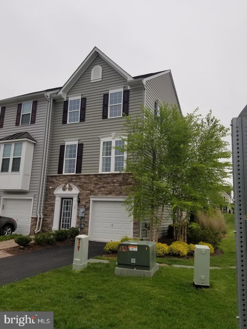 POTOMAC STATION - Residential Lease