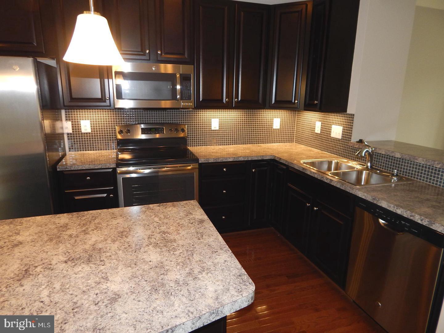 POTOMAC STATION - Residential Lease