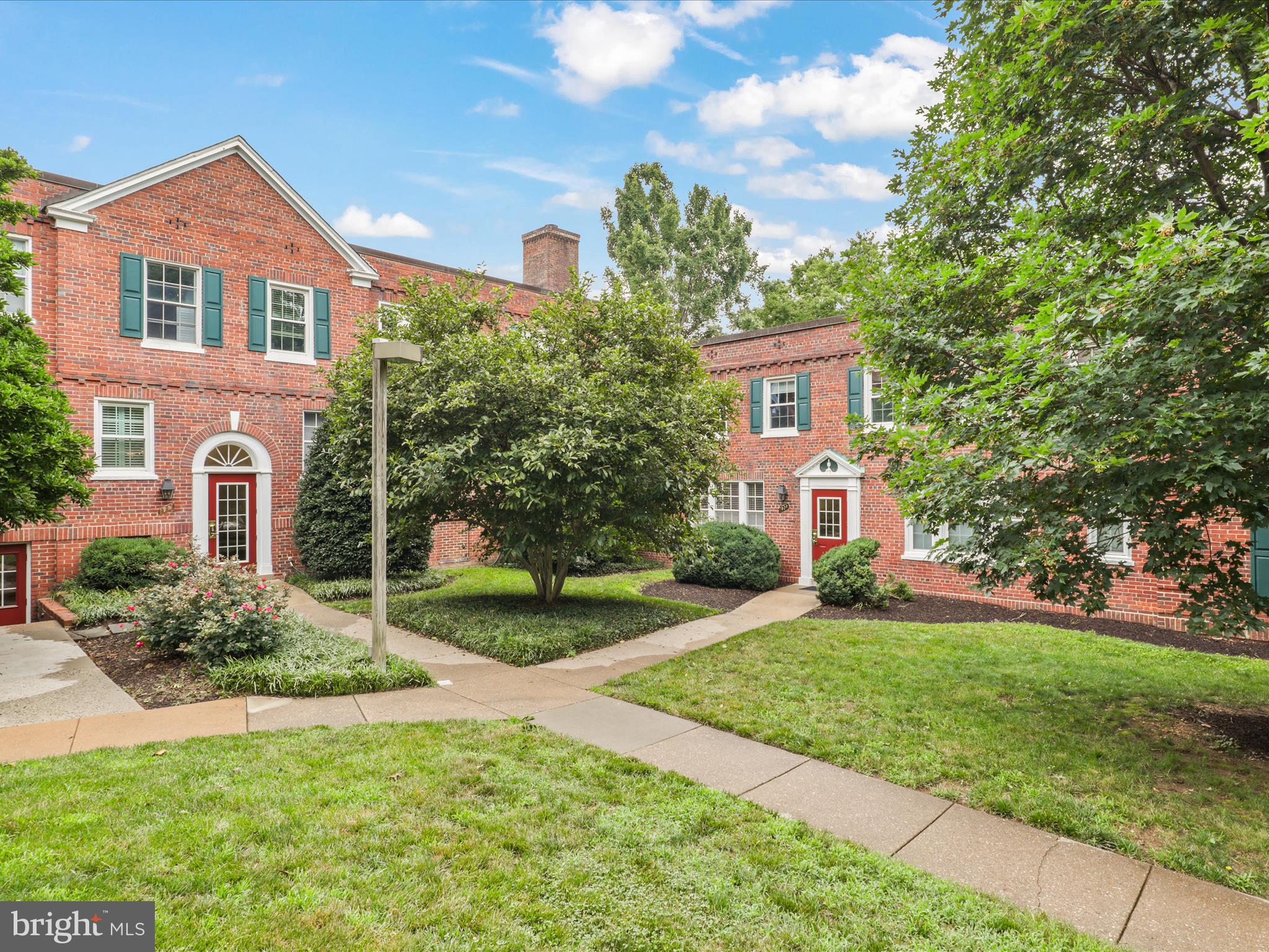 Completely Renovated, bright, sunlit one bedroom condo in Historic Colonial Village! Park like setting! Must see! Spacious Living/Dining Room. Brand new Kitchen with designer counter top, full tile backsplash, stainless steel appliances, new cabinets, new stainless steel faucet. New luxury plank flooring throughout. Freshly painted throughout. New recessed lighting. Fully renovated bathroom with full height glass walk-in shower, new vanity and lighting. Spacious bedroom. Extra storage, bicycle storage and laundry facilities are available. Street parking with Arlington County permit. Minutes to Rosslyn and Courthouse Metro stations. Commute by bike on the Custis Trail! Lots of restaurants and shopping nearby. Easy access to Clarendon, Rosslyn, Georgetown, Washington DC, National Landing (Amazon), Pentagon, Tysons, and more!