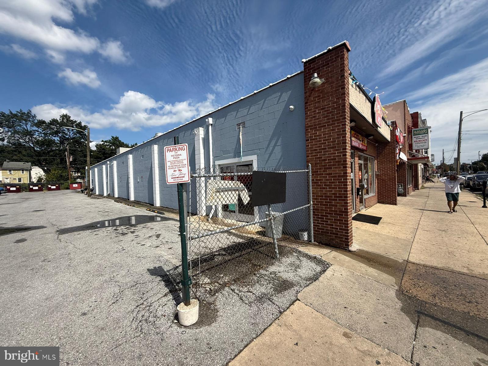 713-715 E LINCOLN HIGHWAY