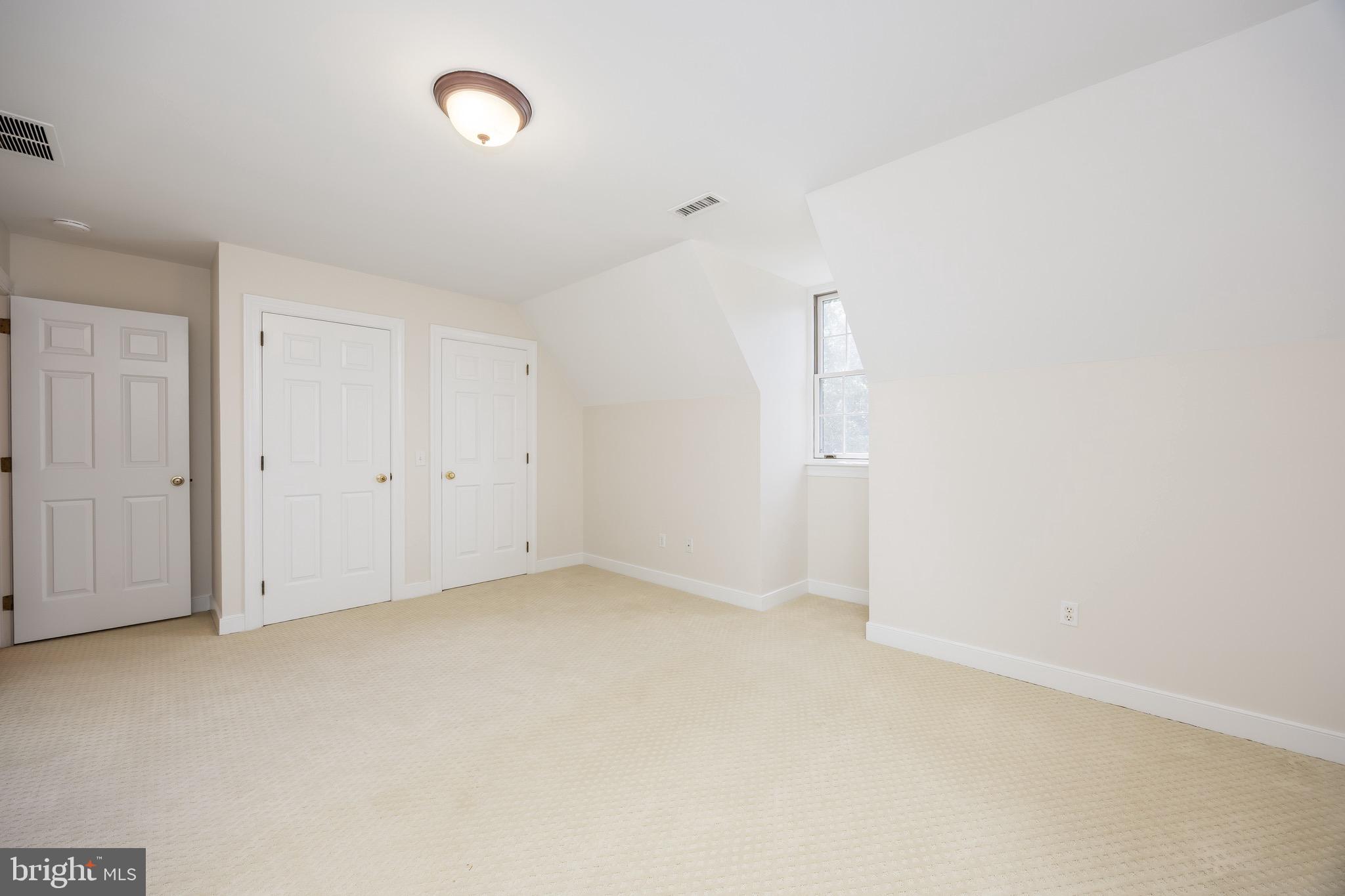 FOXCHASE - Residential