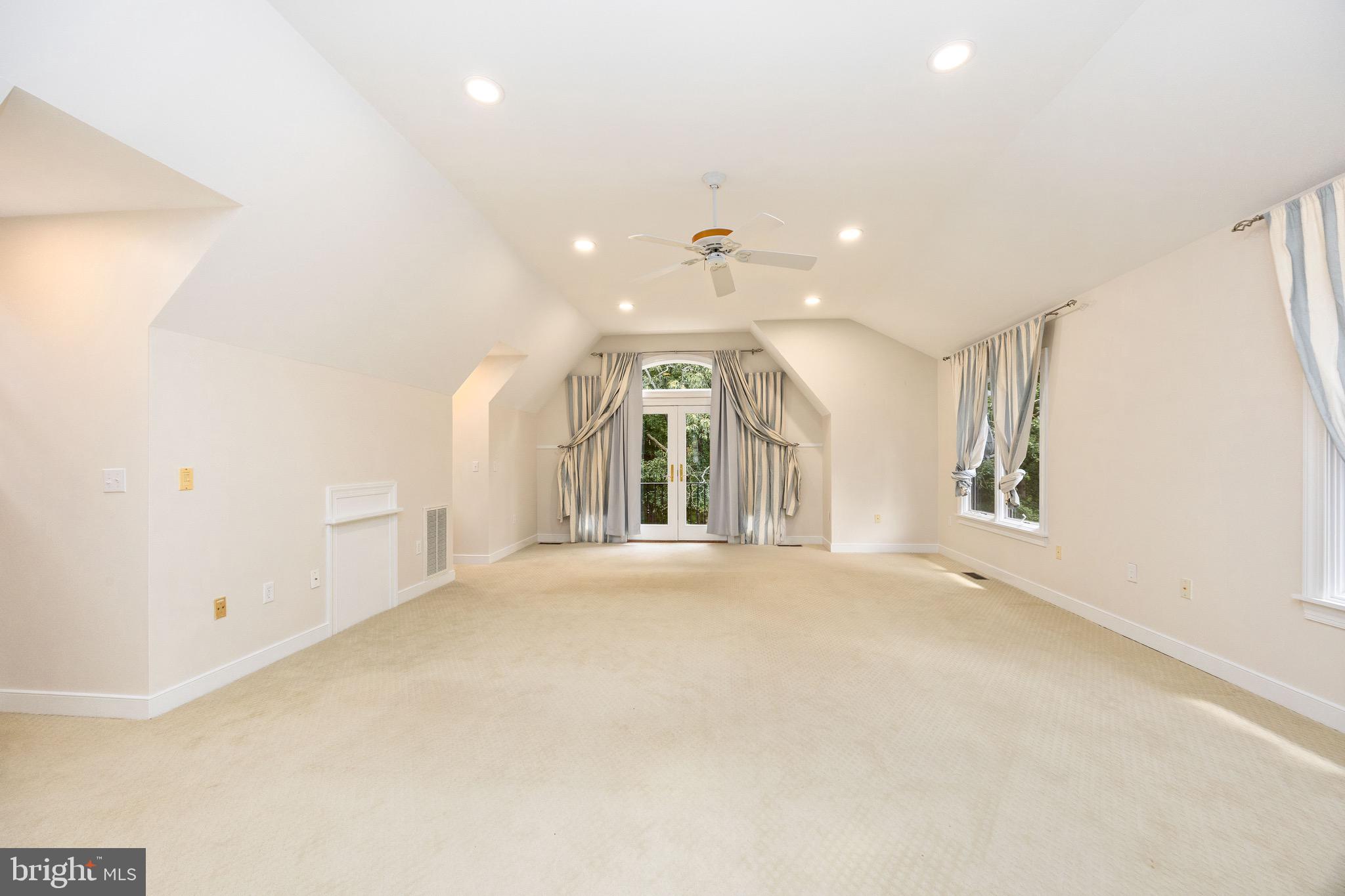 FOXCHASE - Residential