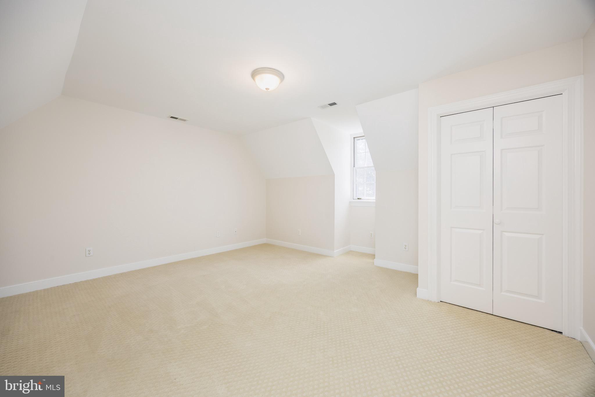 FOXCHASE - Residential