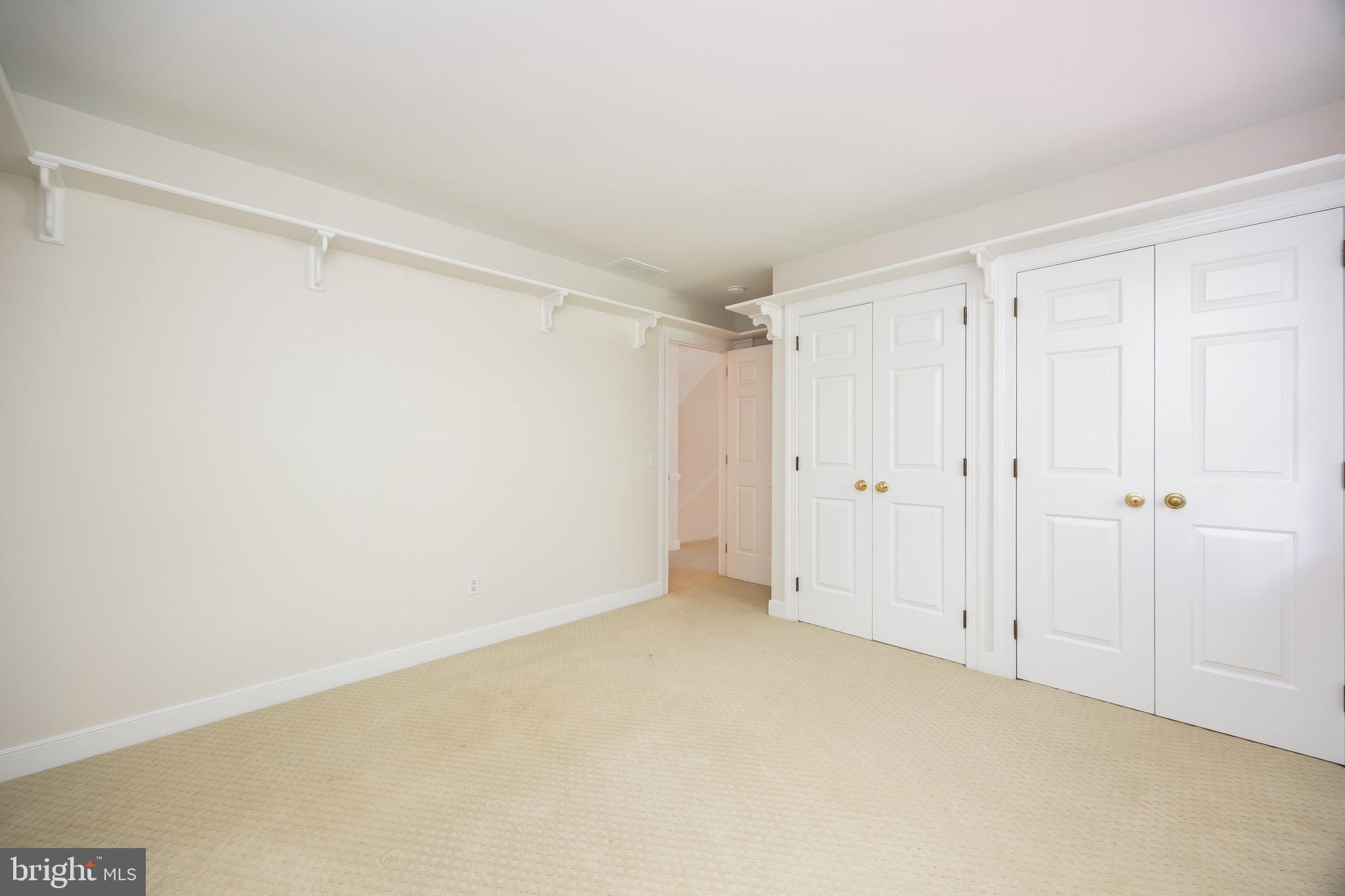 FOXCHASE - Residential