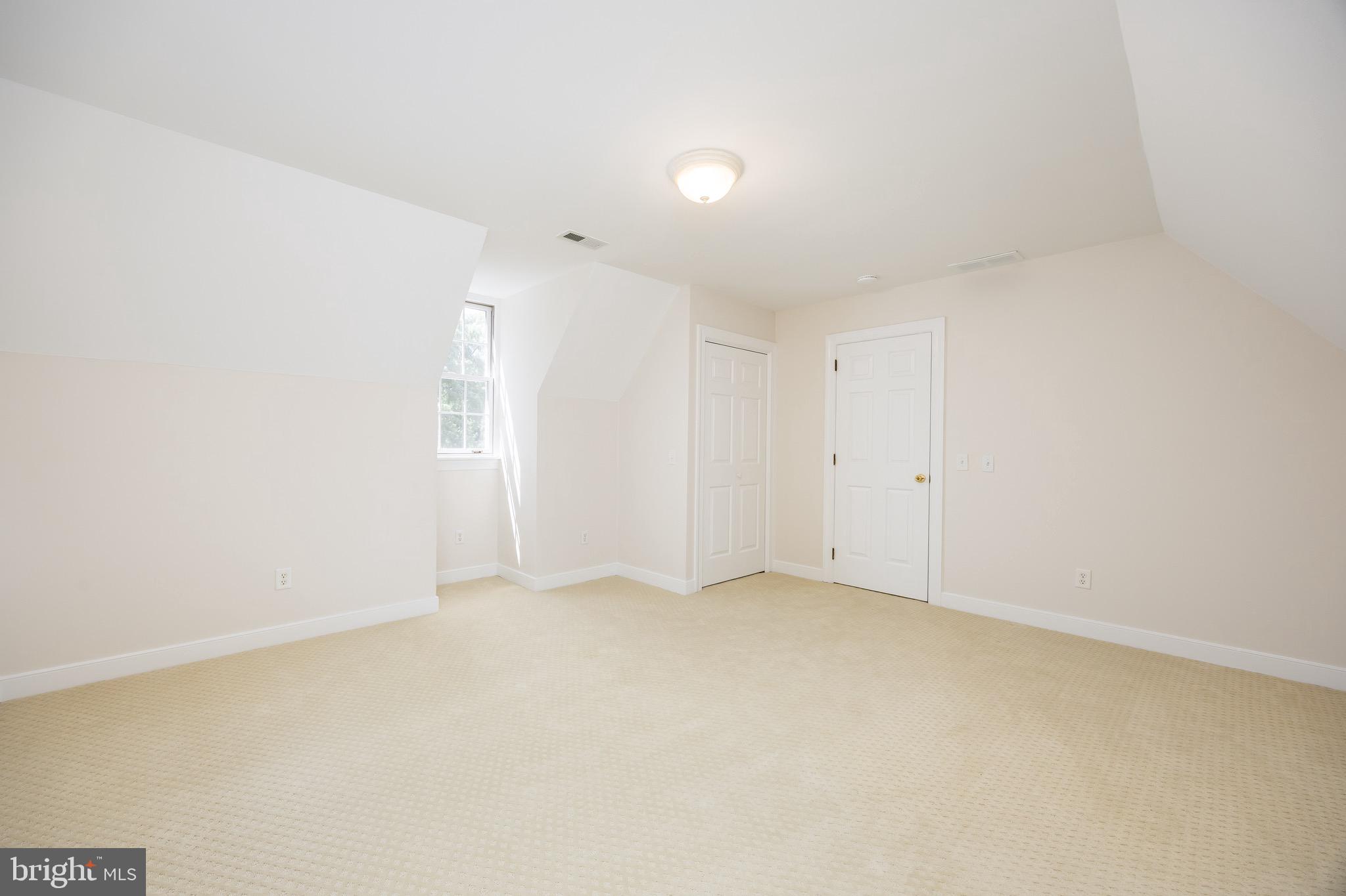 FOXCHASE - Residential