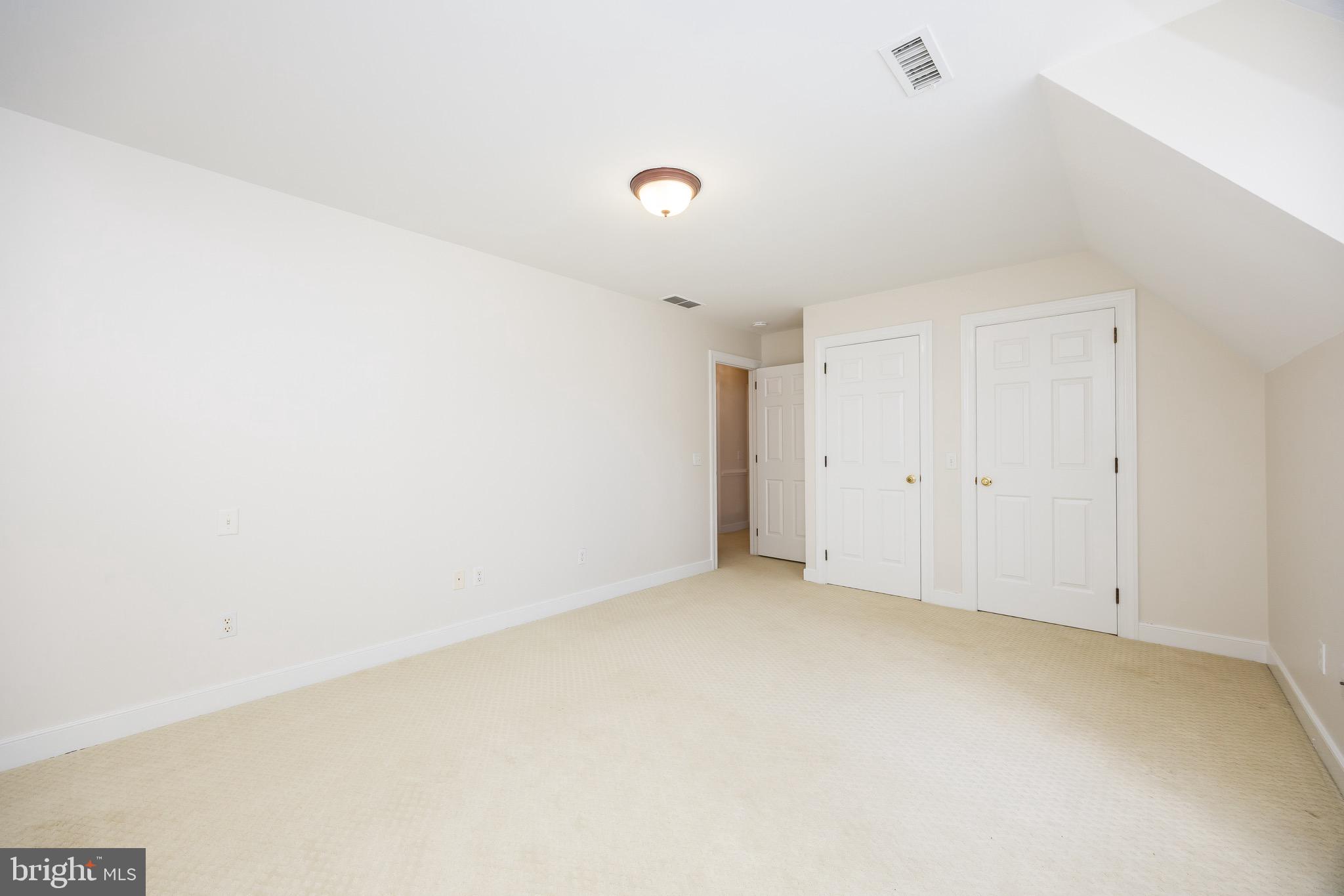 FOXCHASE - Residential