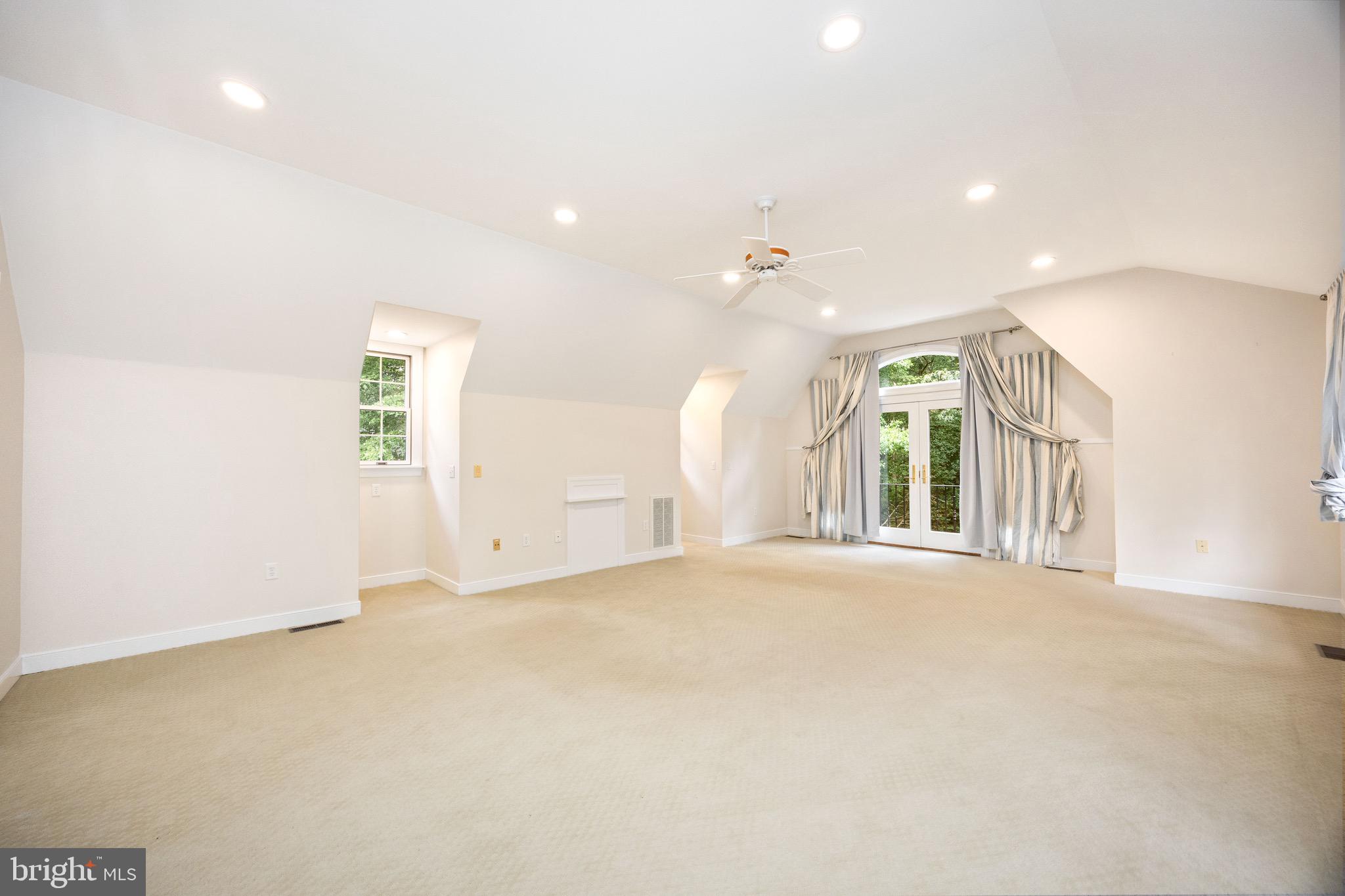 FOXCHASE - Residential