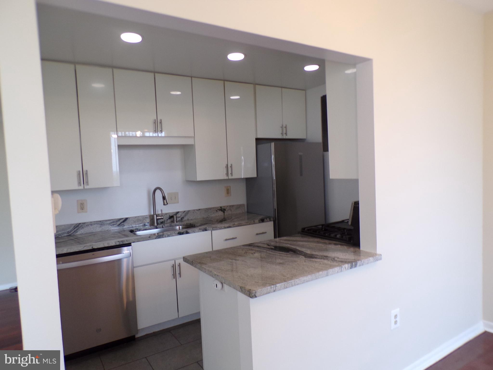 4390 LORCOM LANE 804